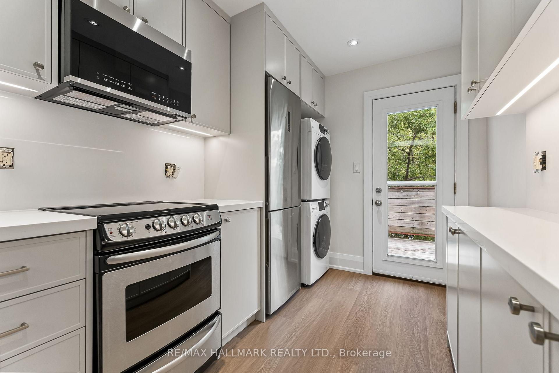 Photo 6 of Unit Upper, 229 Kingston Road, Toronto, The Beaches — HOMEH