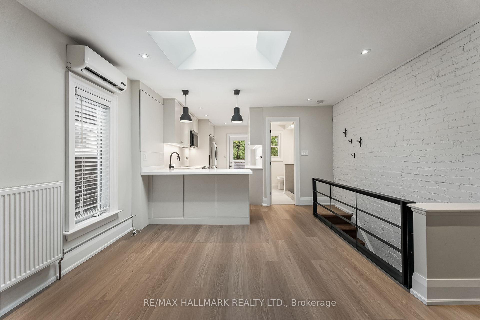 Photo 12 of Unit Upper, 229 Kingston Road, Toronto, The Beaches — HOMEH