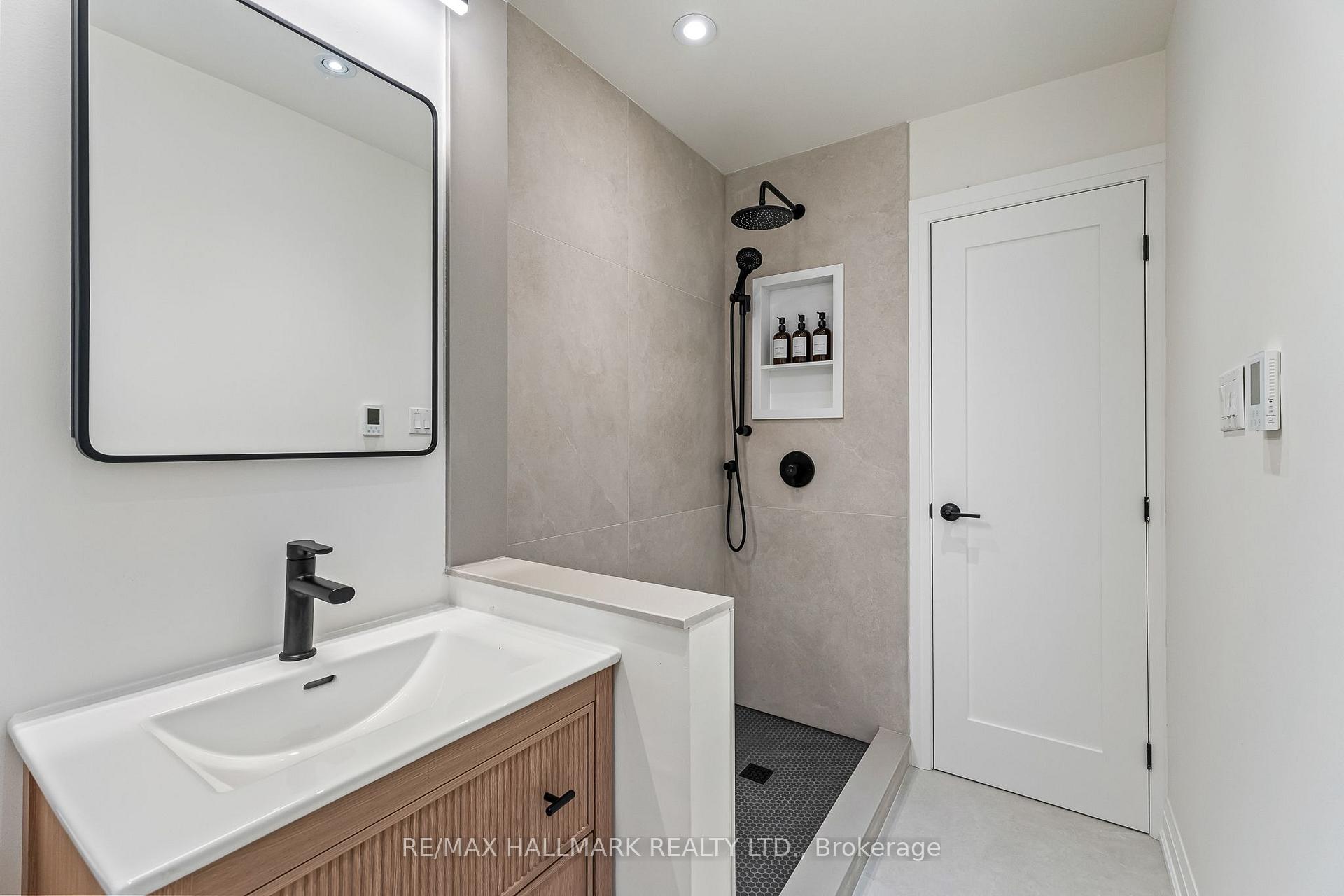 Photo 25 of Unit Upper, 229 Kingston Road, Toronto, The Beaches — HOMEH