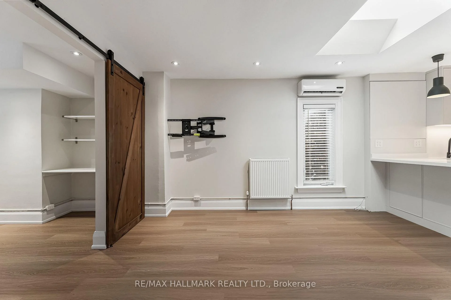 Photo 17 of Unit Upper, 229 Kingston Road, Toronto, The Beaches — HOMEH