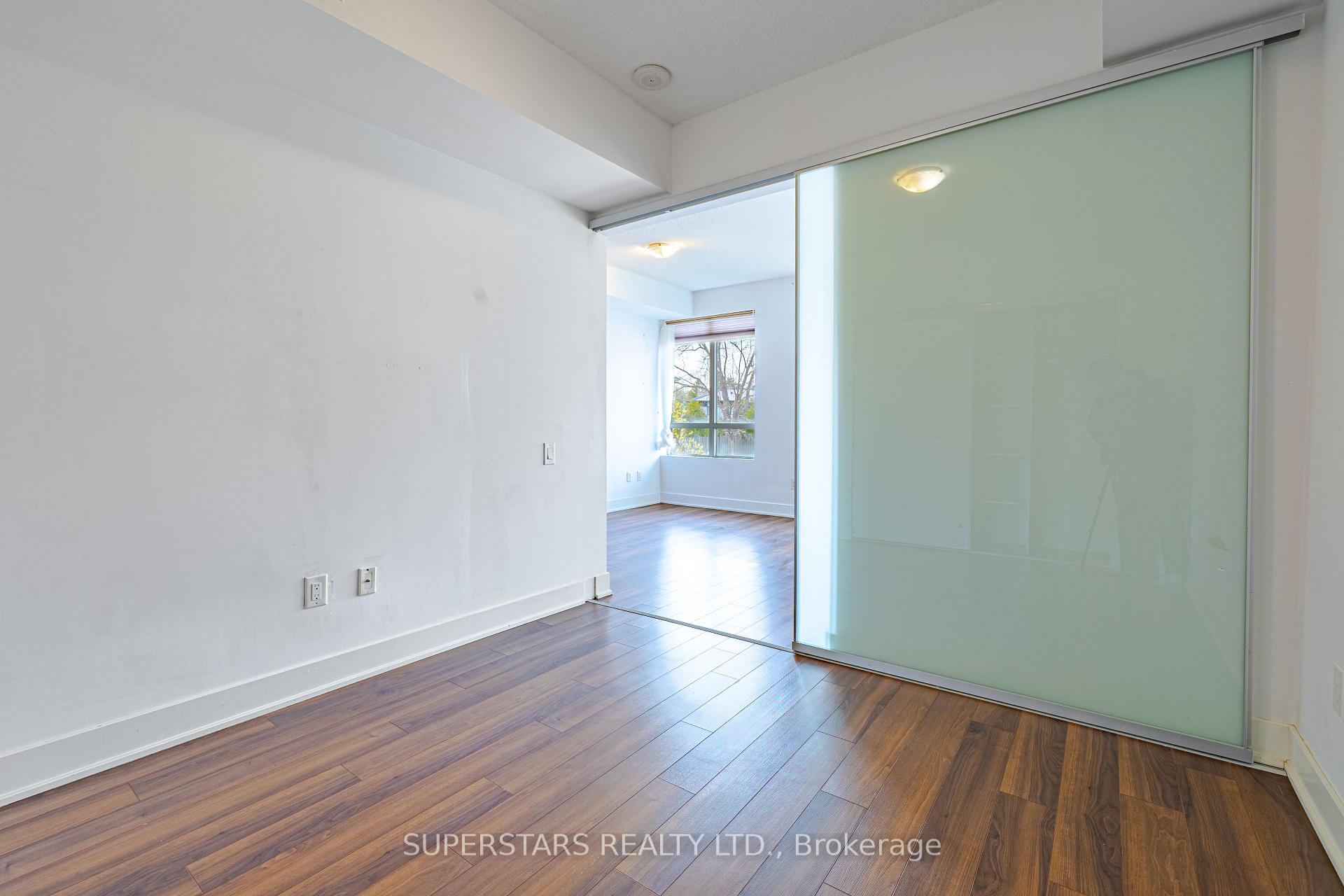 Photo 10 of Unit 318, 7608 Yonge Street, Vaughan, Crestwood-Springfarm-Yorkhill — HOMEH