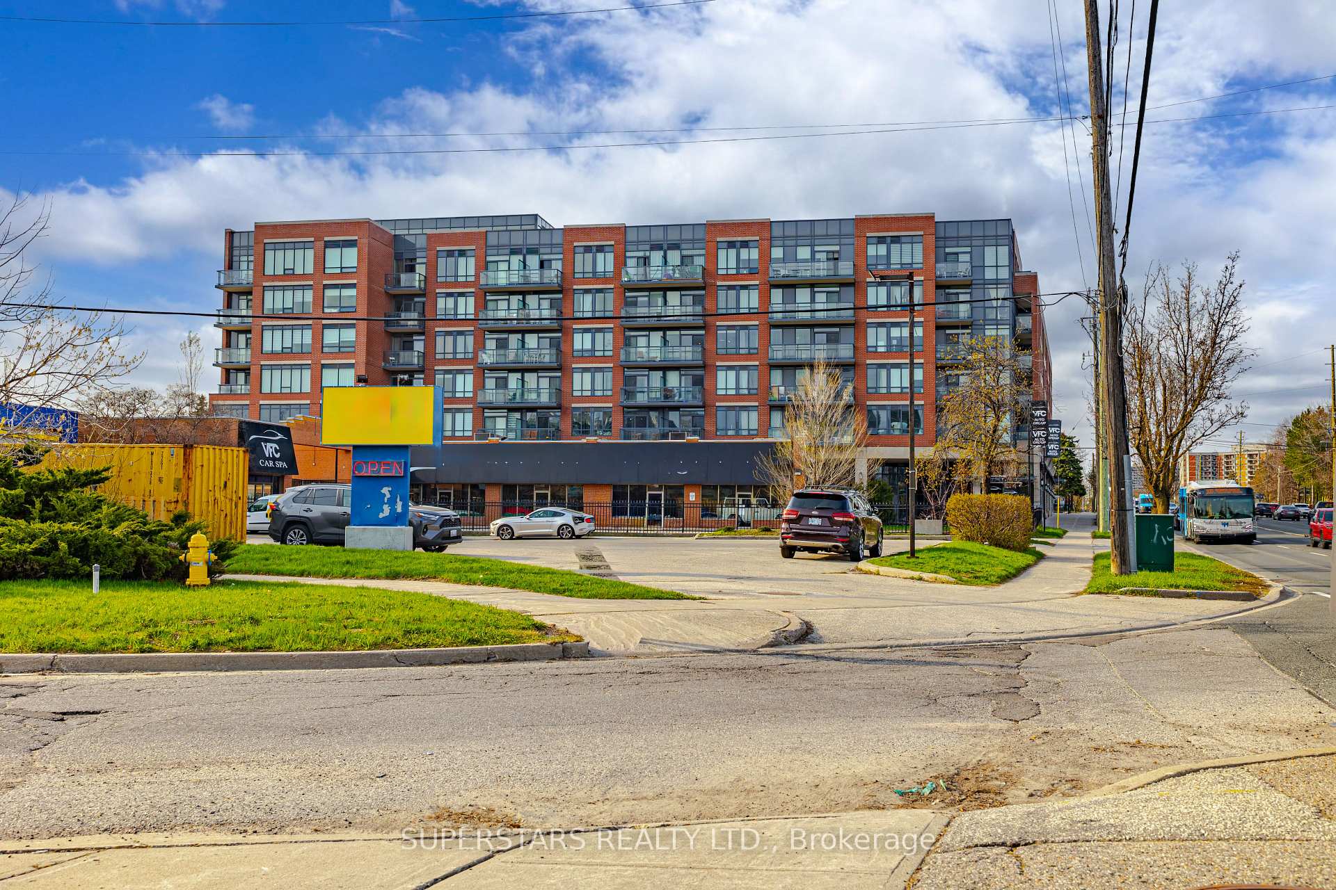 Photo 16 of Unit 318, 7608 Yonge Street, Vaughan, Crestwood-Springfarm-Yorkhill — HOMEH