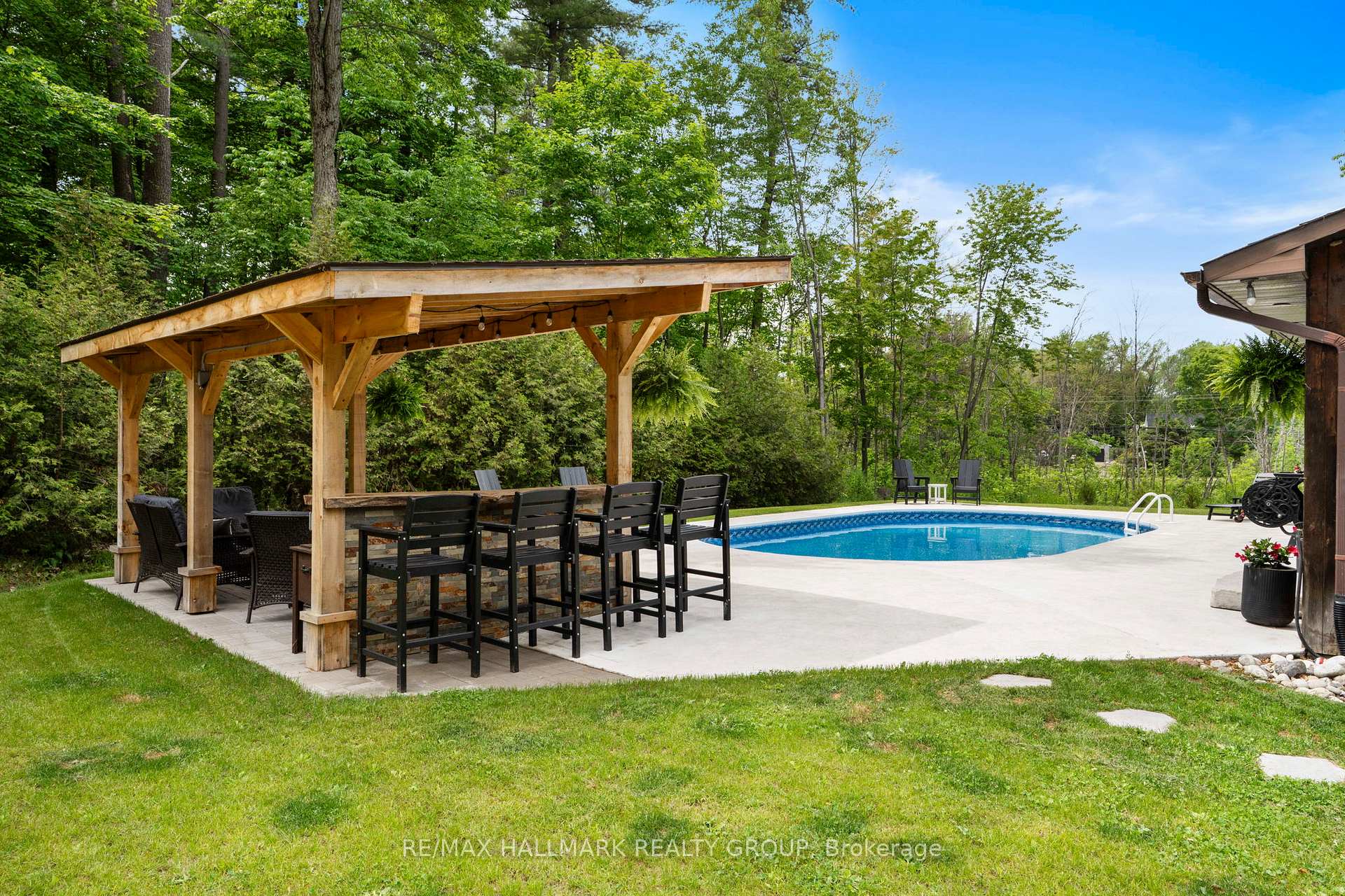 Photo 3 of 408 Yole Crescent, Elizabethtown-Kitley, Elizabethtown Kitley (Old Kitley) Twp — HOMEH