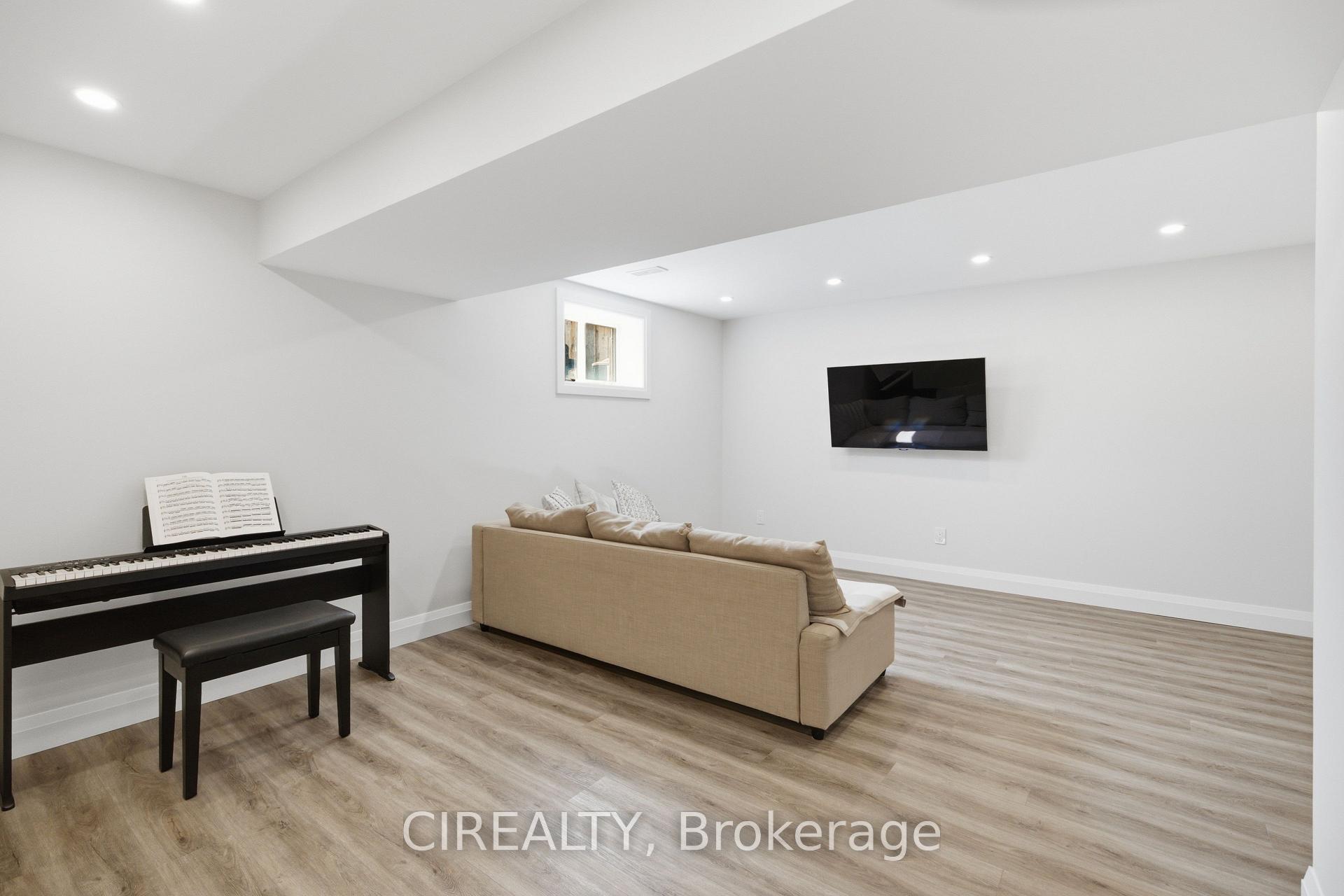 Photo 28 of 3352 Stalybridge Road, Oakville, Bronte Creek — HOMEH