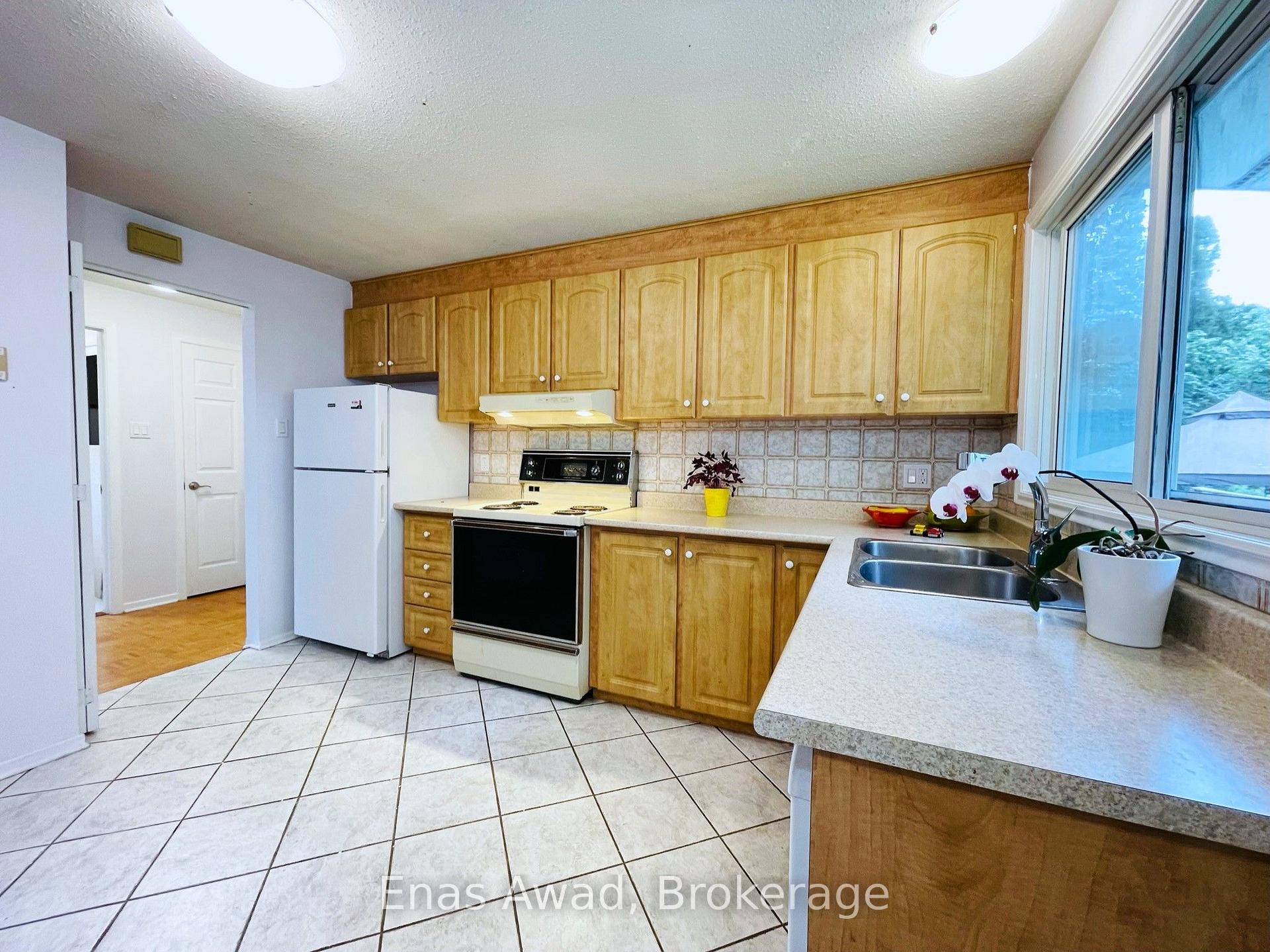 Photo 6 of 2026 Kings Grove Crescent, Ottawa, Beacon Hill North — HOMEH