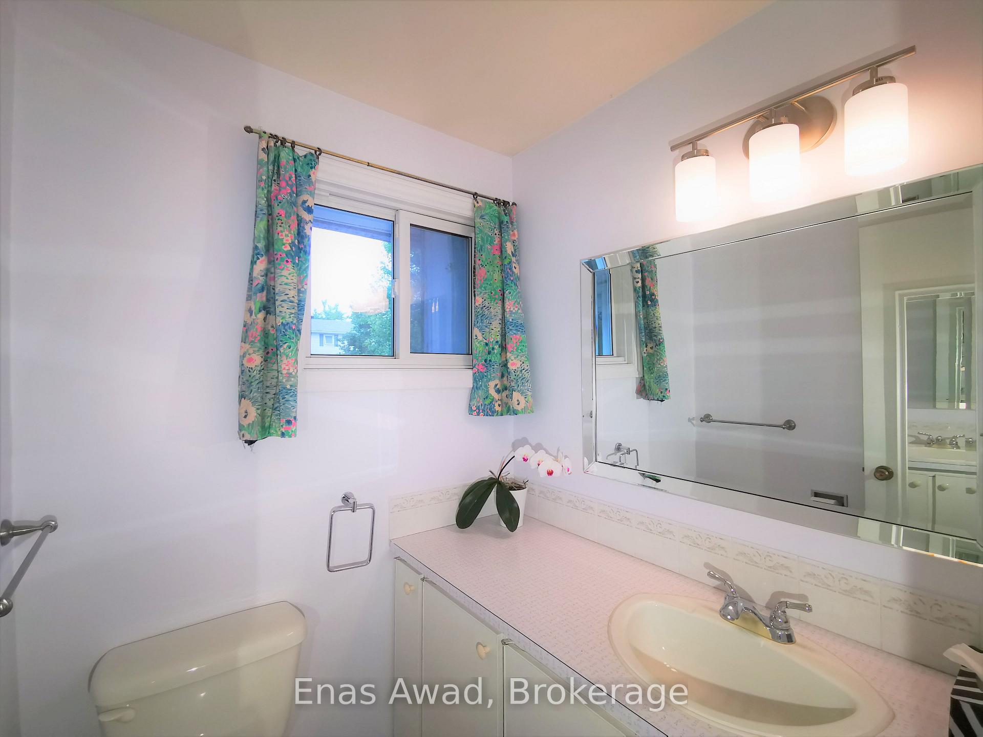 Photo 13 of 2026 Kings Grove Crescent, Ottawa, Beacon Hill North — HOMEH