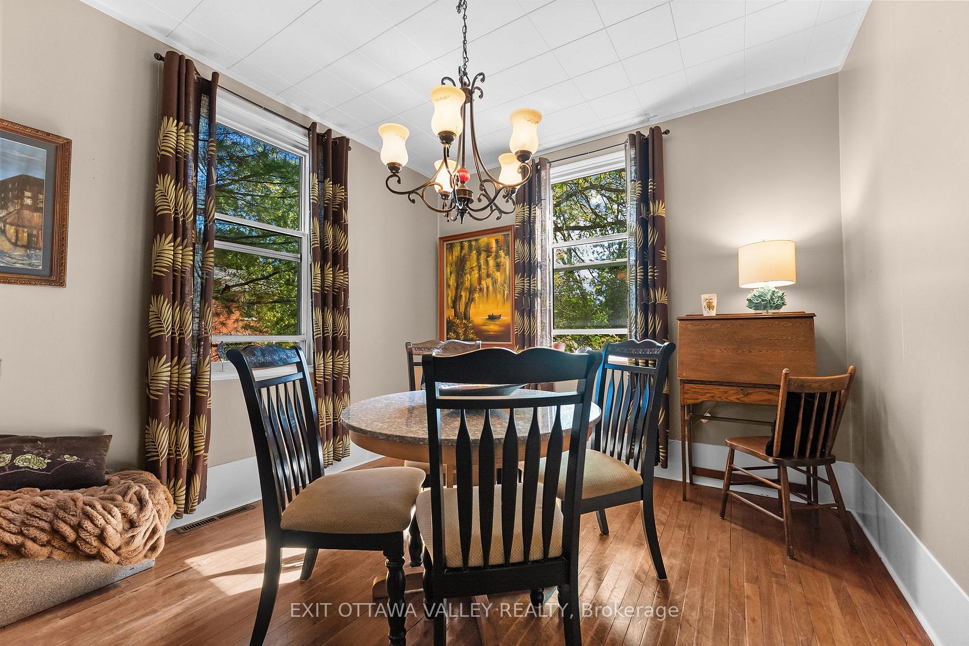 Photo 5 of 283 & 285 William Street, Pembroke, Pembroke — HOMEH