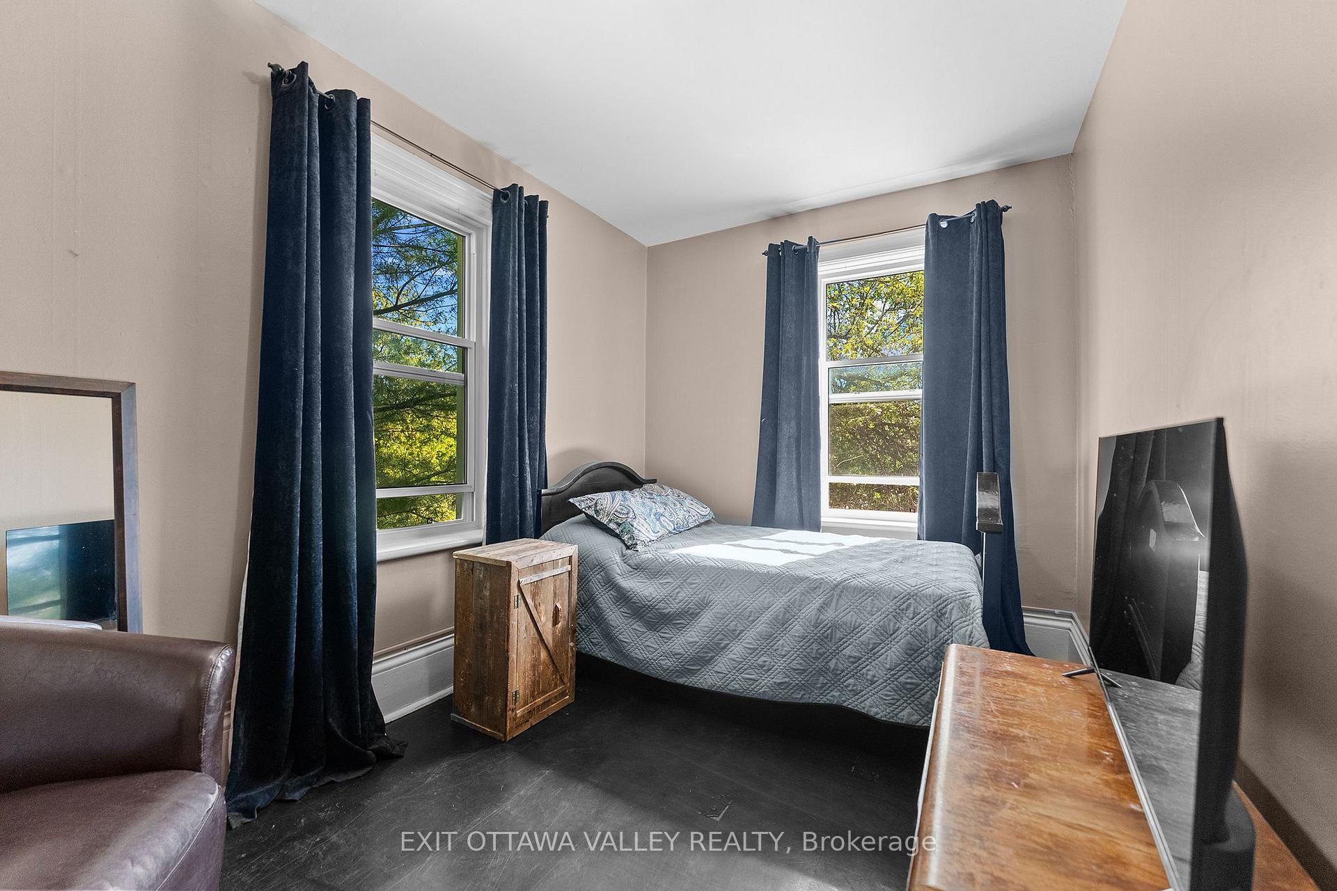 Photo 9 of 283 & 285 William Street, Pembroke, Pembroke — HOMEH