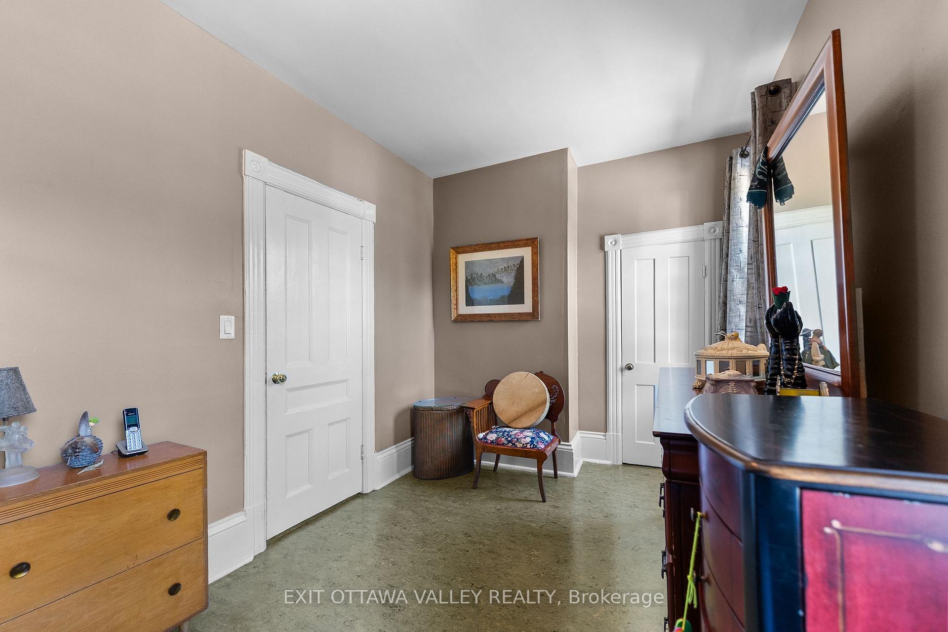 Photo 11 of 283 & 285 William Street, Pembroke, Pembroke — HOMEH