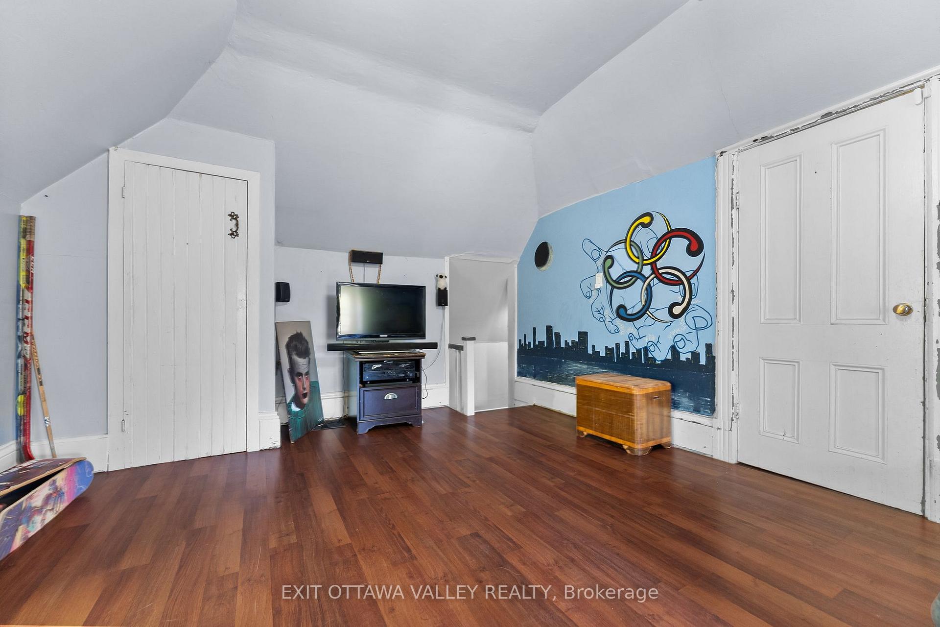 Photo 15 of 283 & 285 William Street, Pembroke, Pembroke — HOMEH
