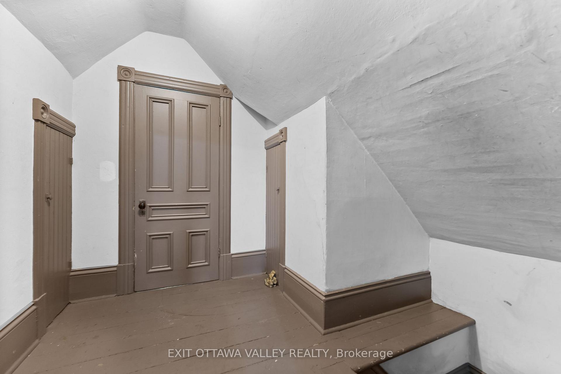 Photo 17 of 283 & 285 William Street, Pembroke, Pembroke — HOMEH