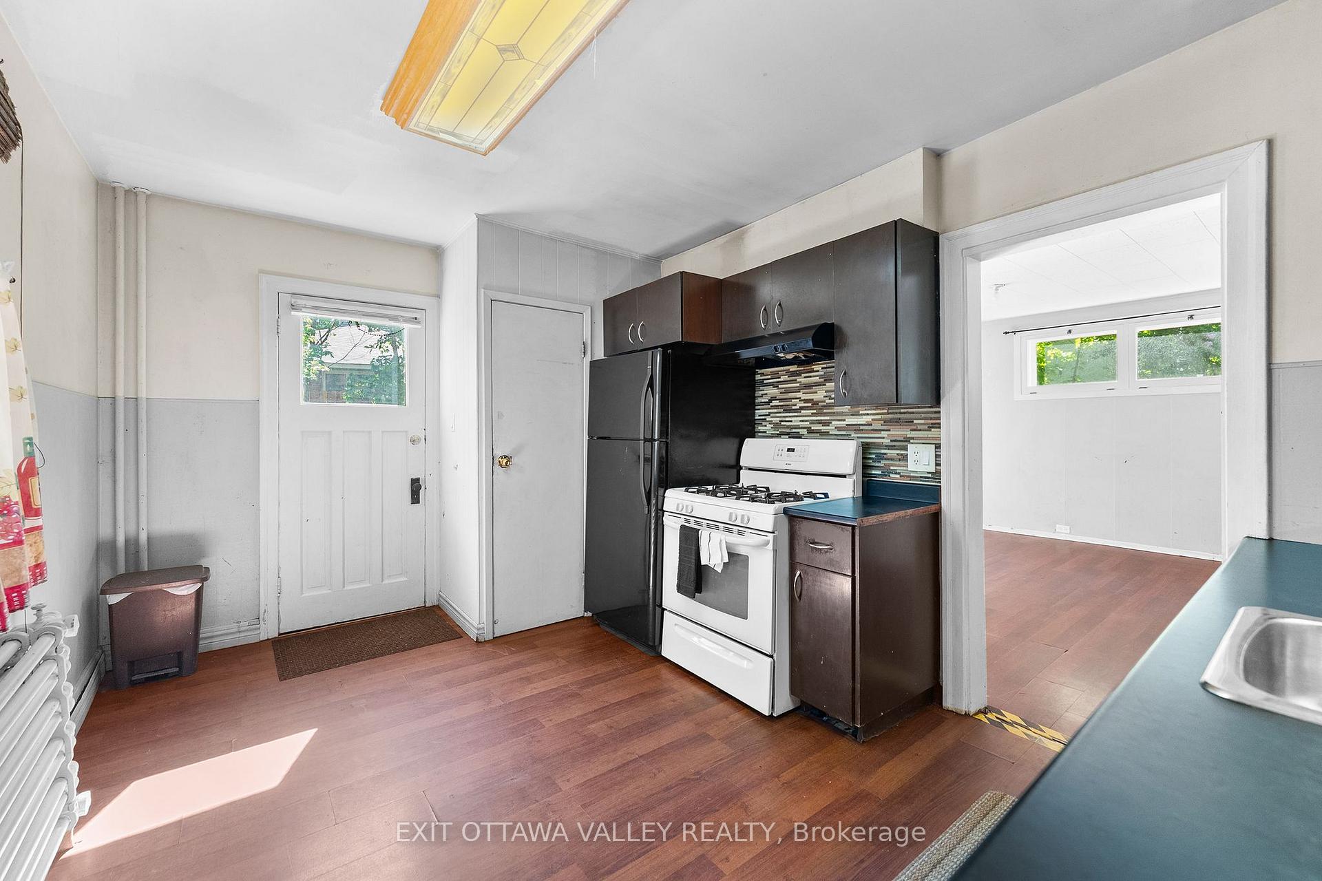Photo 23 of 283 & 285 William Street, Pembroke, Pembroke — HOMEH