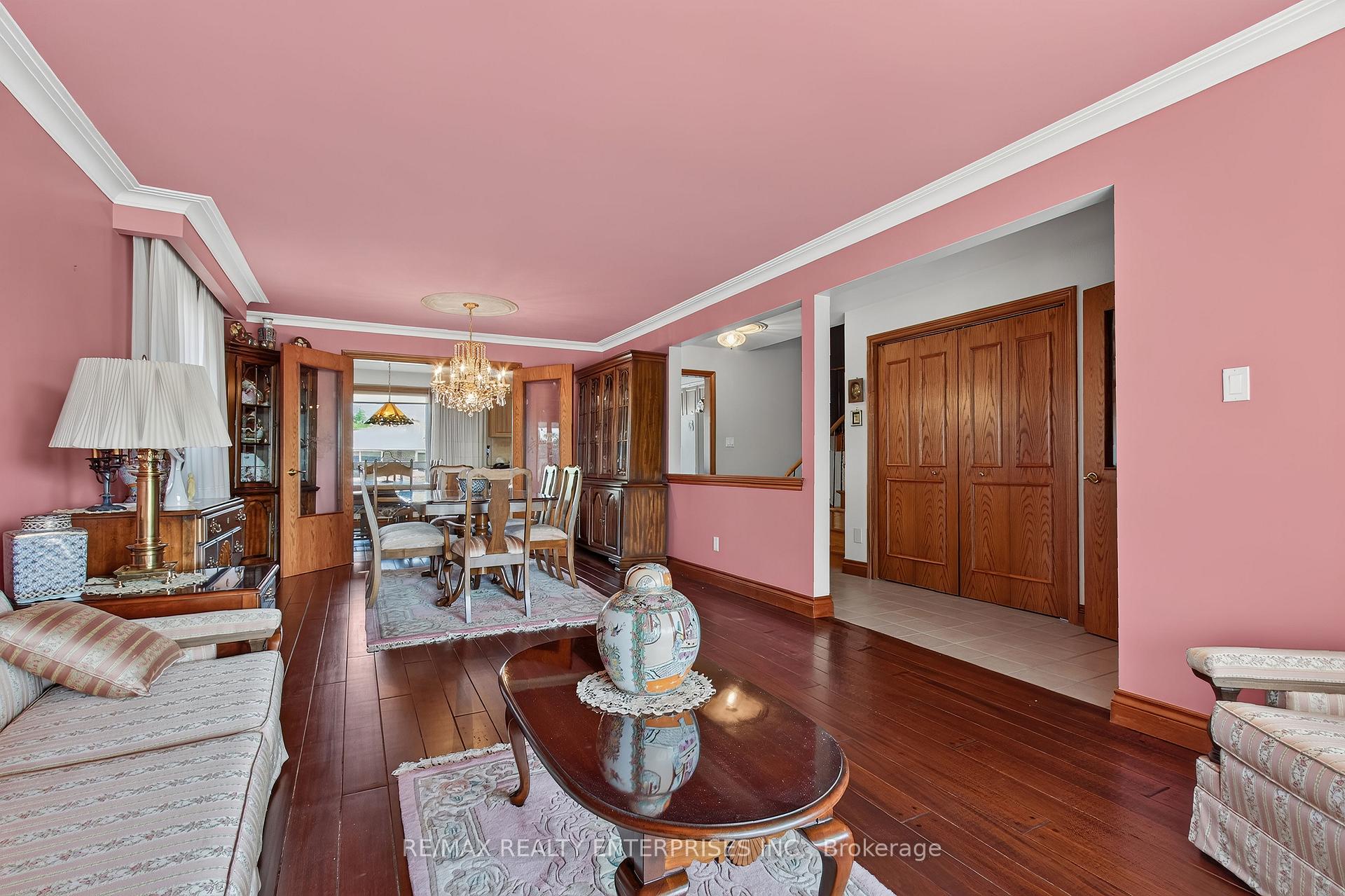 Photo 9 of 3 Slane Court, Etobicoke, West Humber-Clairville — HOMEH