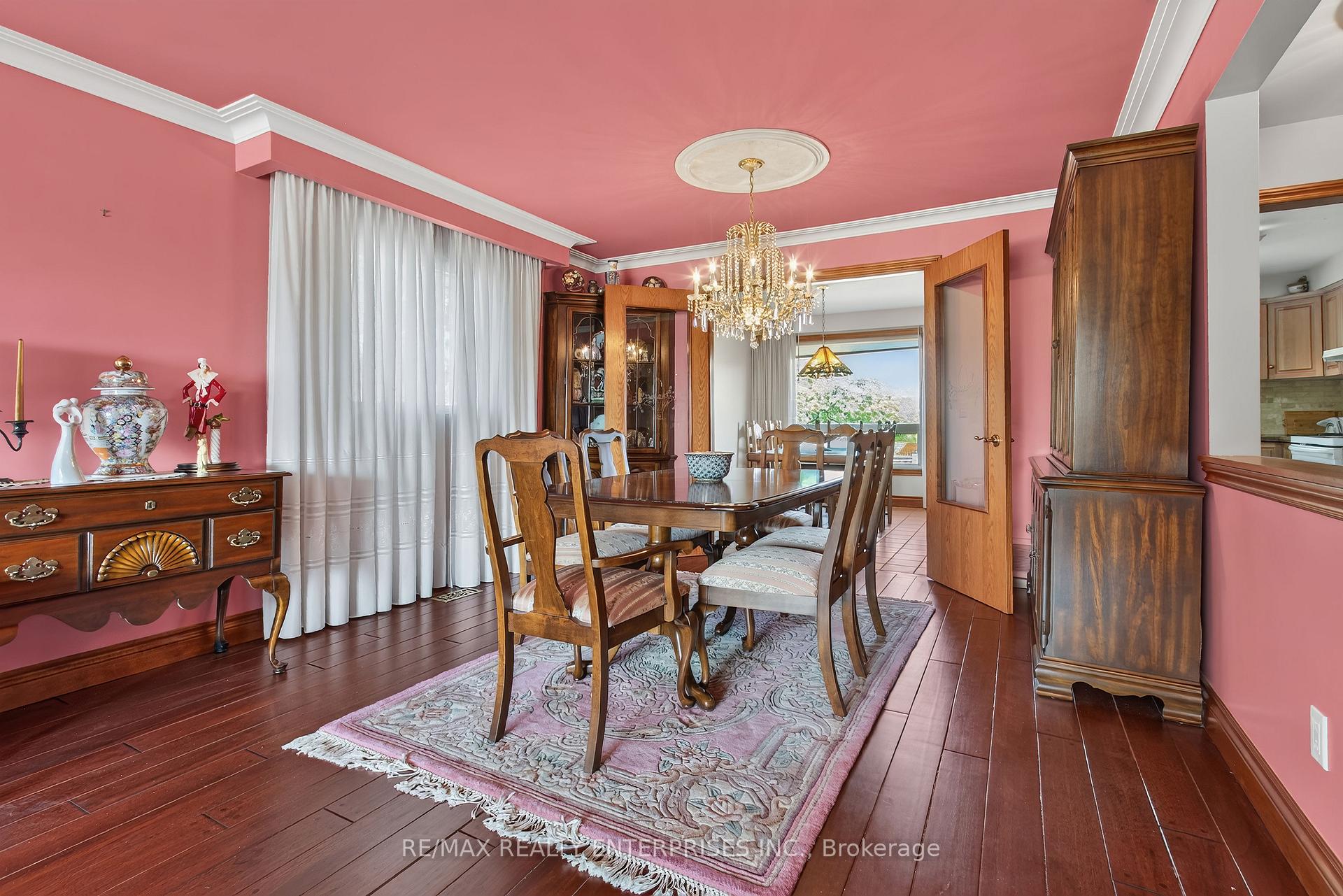 Photo 10 of 3 Slane Court, Etobicoke, West Humber-Clairville — HOMEH