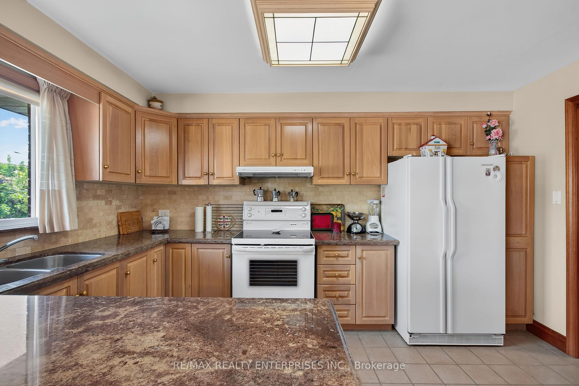 Photo 16 of 3 Slane Court, Etobicoke, West Humber-Clairville — HOMEH