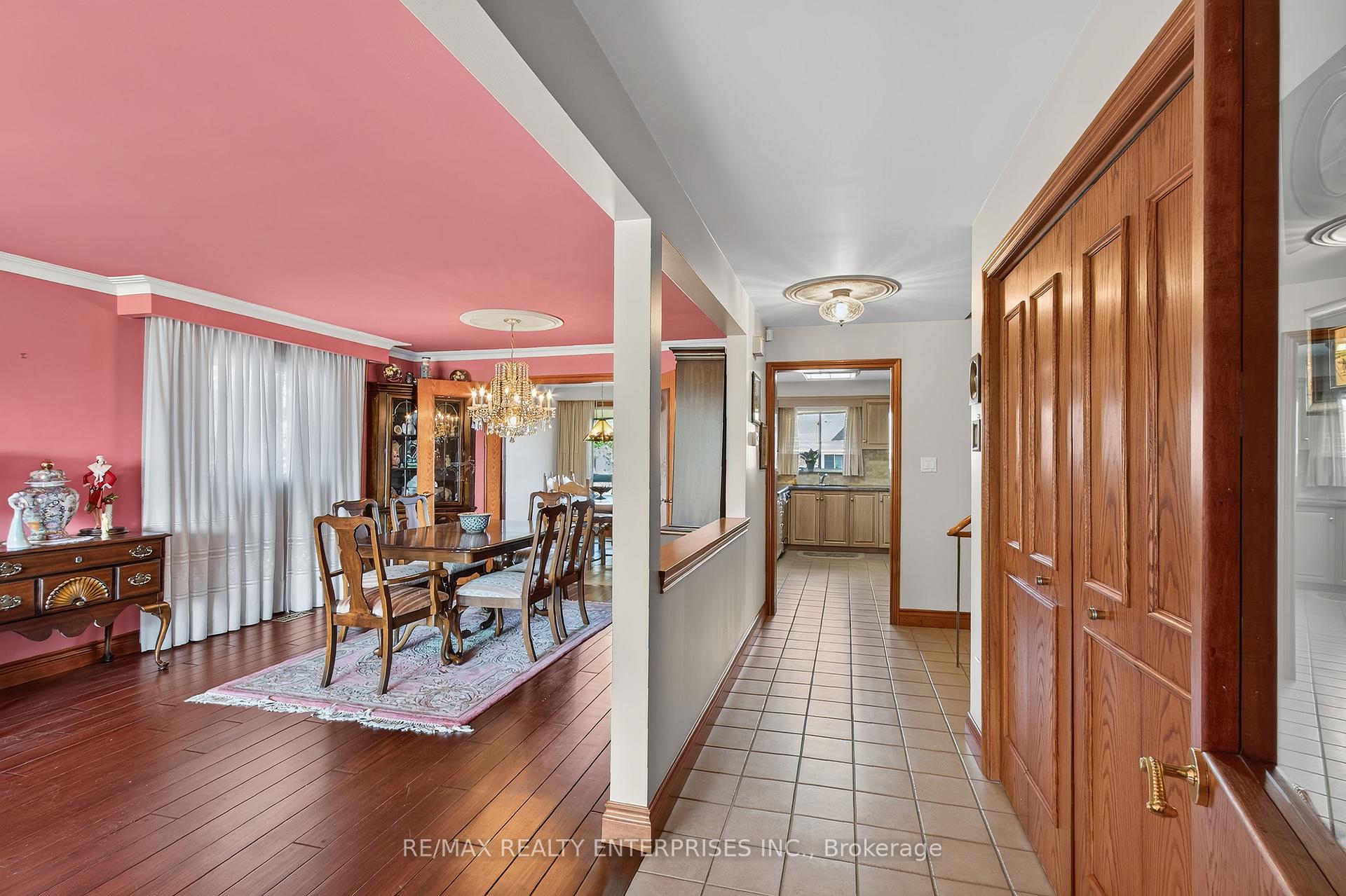 Photo 21 of 3 Slane Court, Etobicoke, West Humber-Clairville — HOMEH