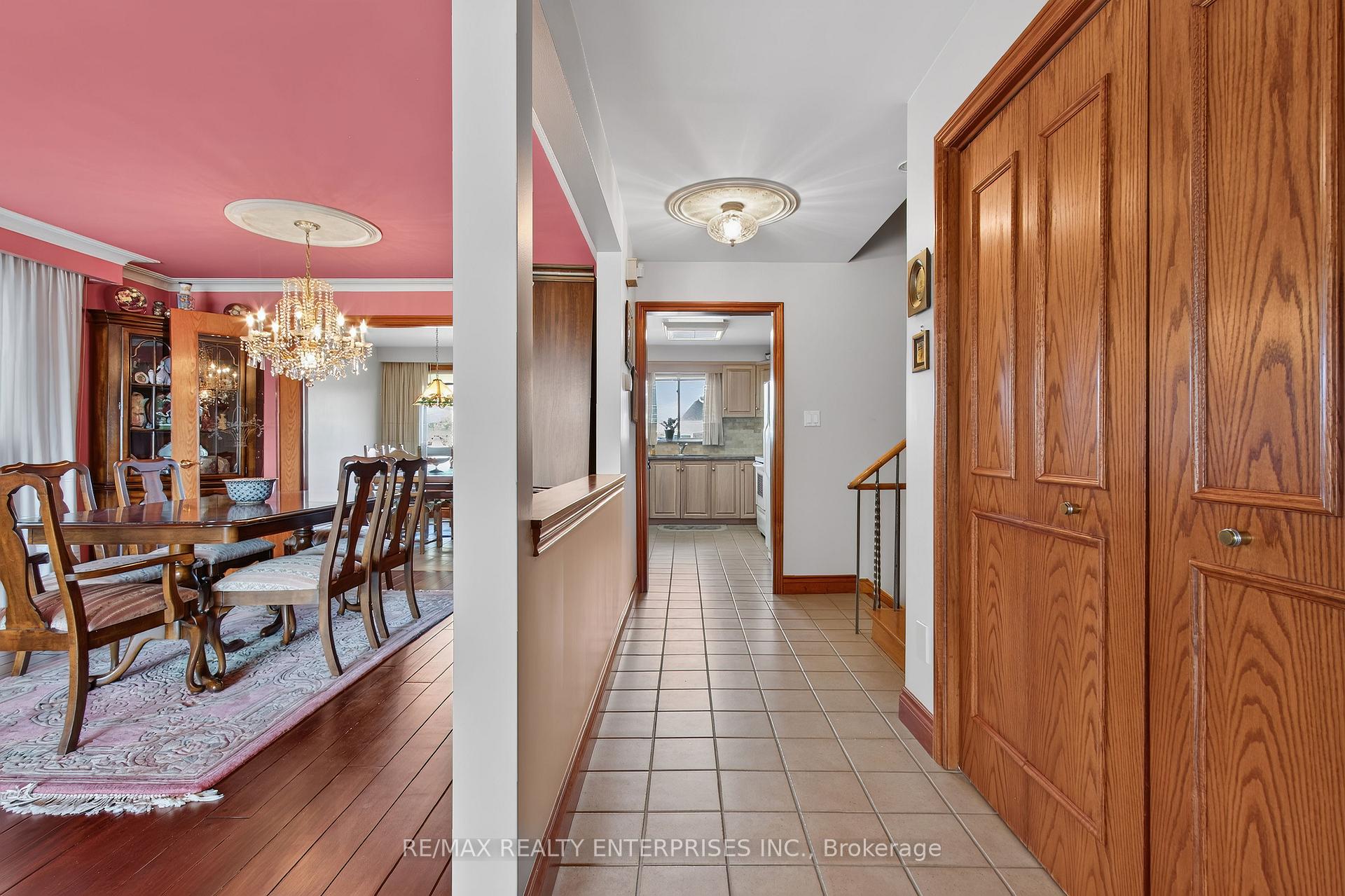 Photo 22 of 3 Slane Court, Etobicoke, West Humber-Clairville — HOMEH