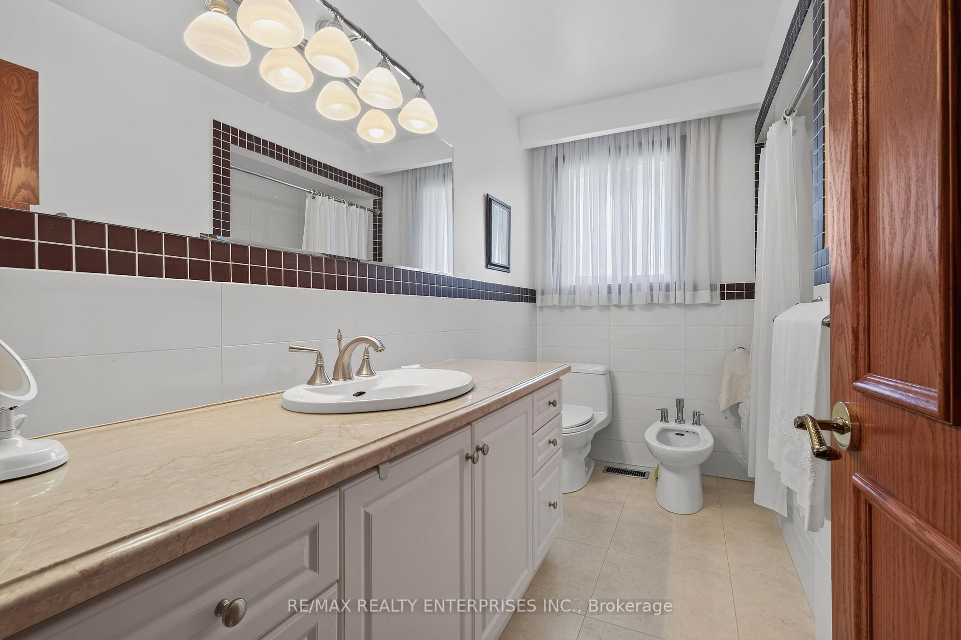 Photo 23 of 3 Slane Court, Etobicoke, West Humber-Clairville — HOMEH