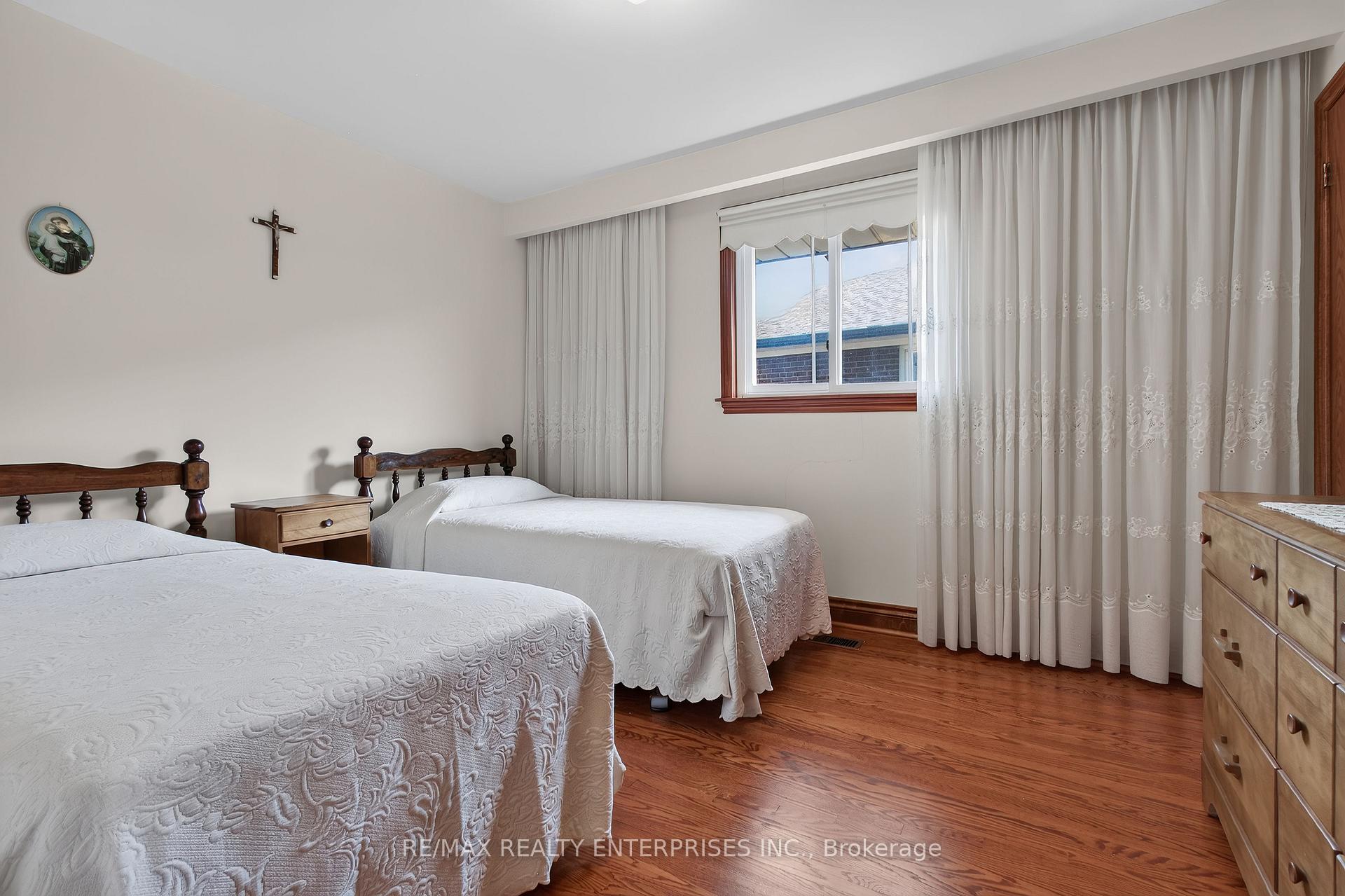 Photo 27 of 3 Slane Court, Etobicoke, West Humber-Clairville — HOMEH
