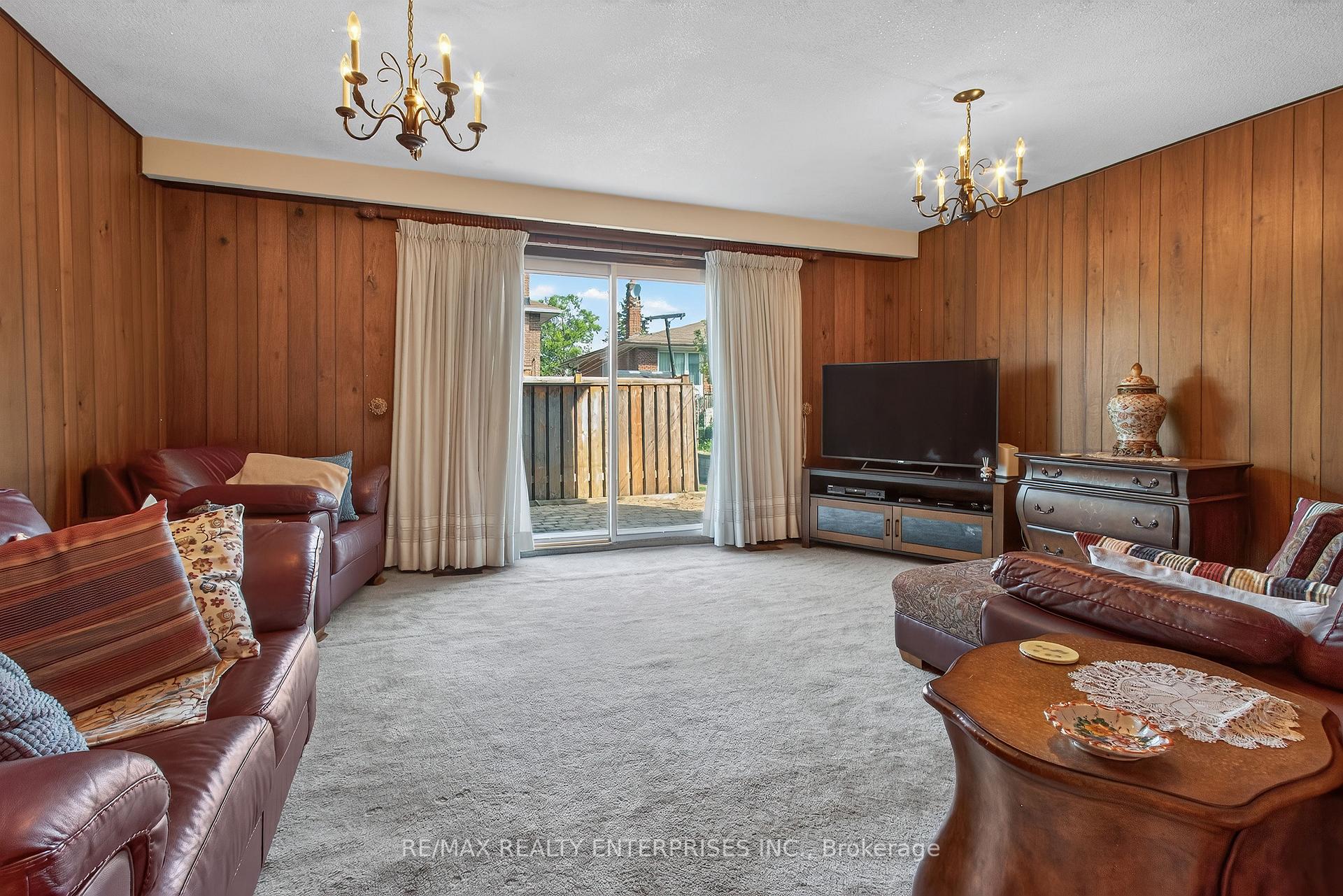 Photo 32 of 3 Slane Court, Etobicoke, West Humber-Clairville — HOMEH