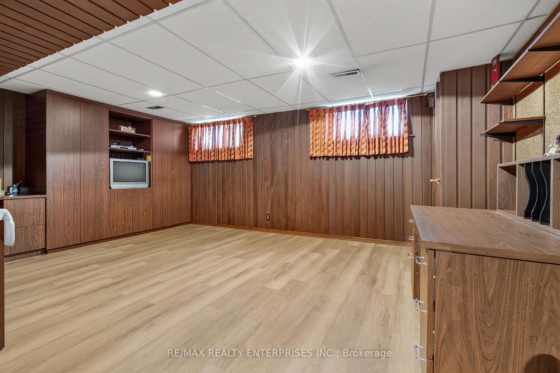 Photo 35 of 3 Slane Court, Etobicoke, West Humber-Clairville — HOMEH