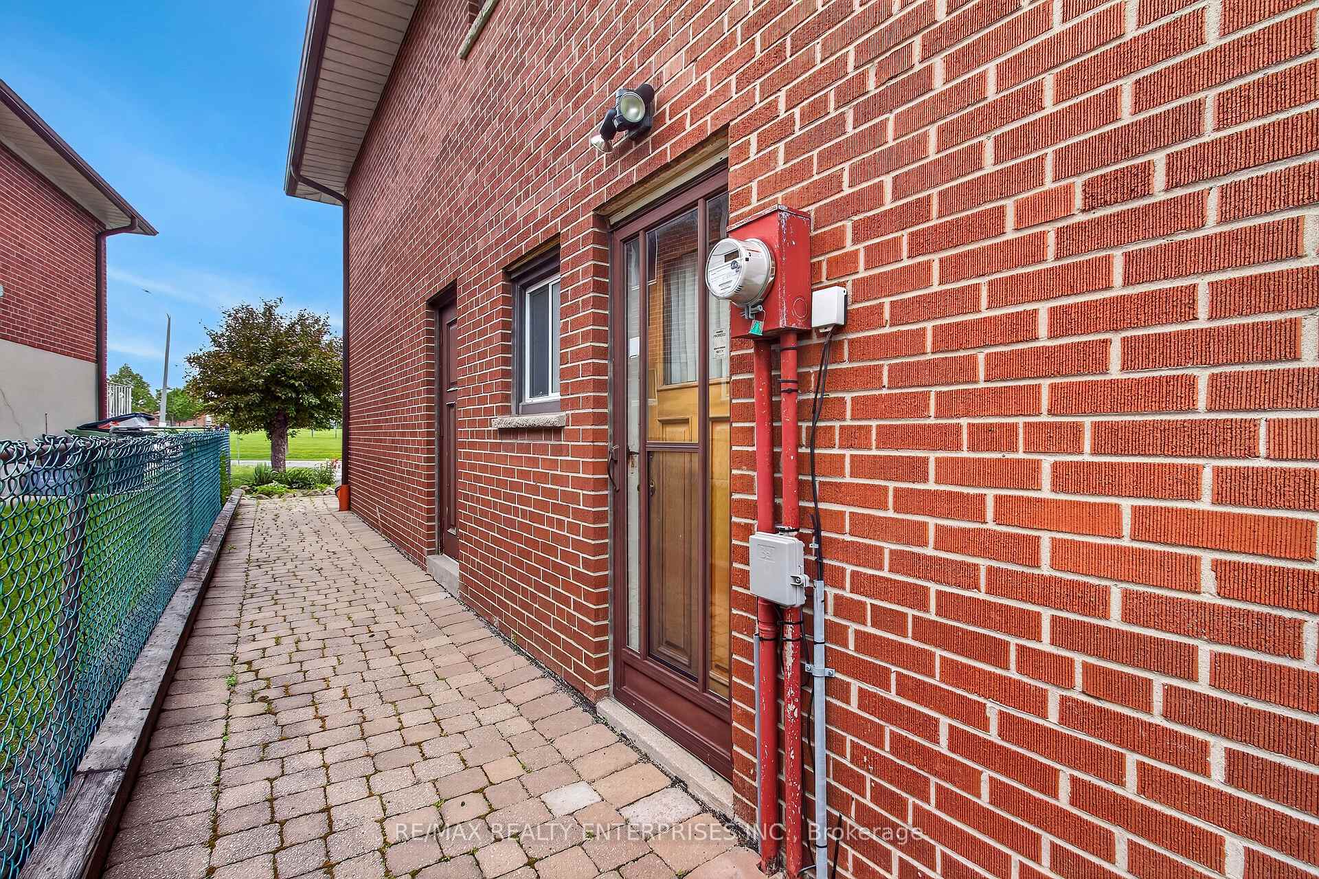 Photo 45 of 3 Slane Court, Etobicoke, West Humber-Clairville — HOMEH