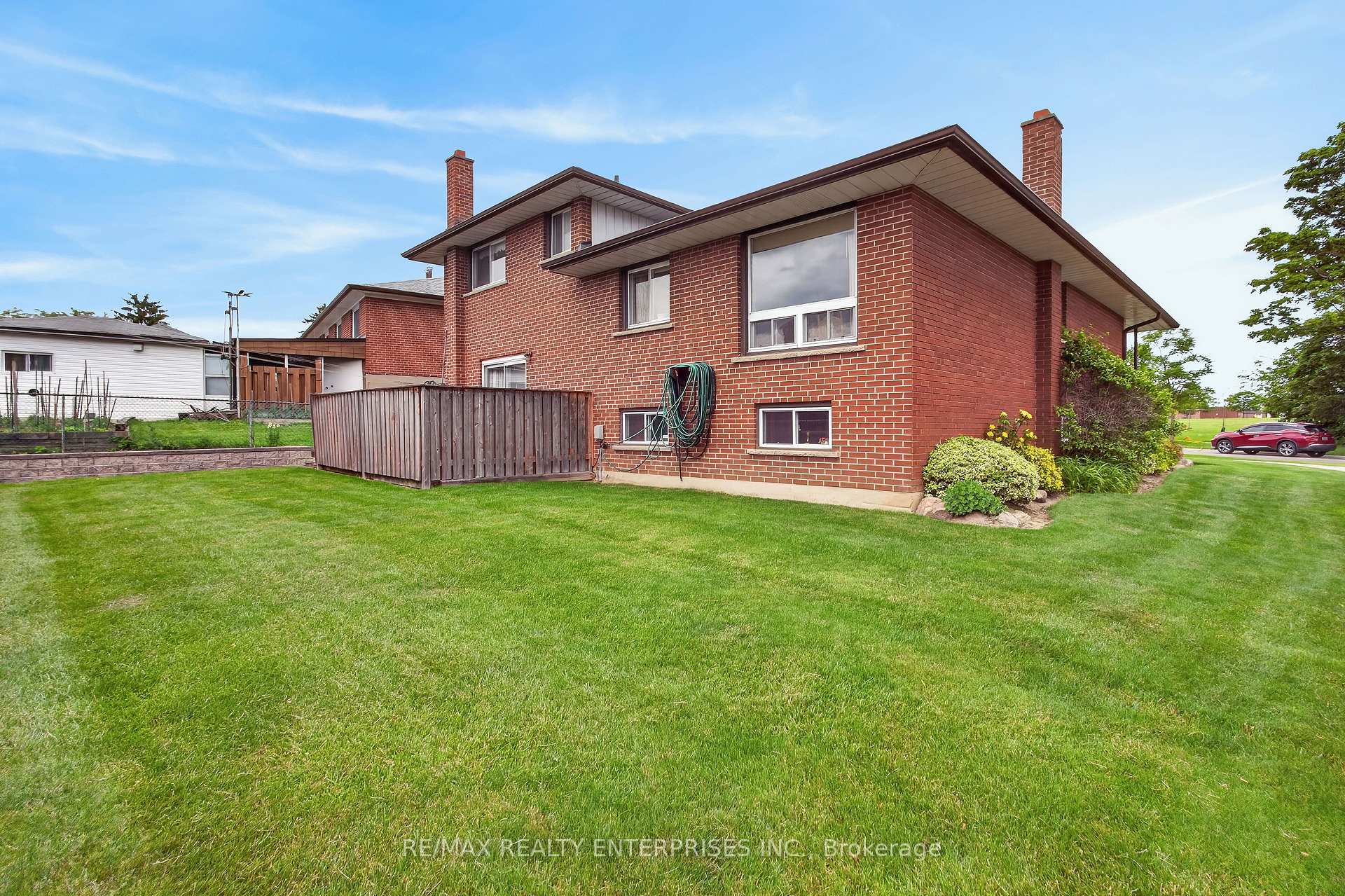 Photo 49 of 3 Slane Court, Etobicoke, West Humber-Clairville — HOMEH