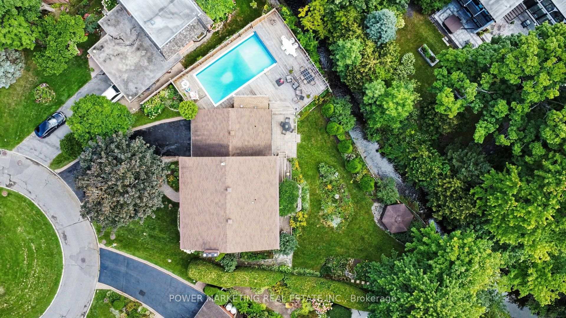 Photo 3 of 29 Okanagan Drive, Ottawa, Bruce Farm/Graham Park/Qualicum/Bellands — HOMEH