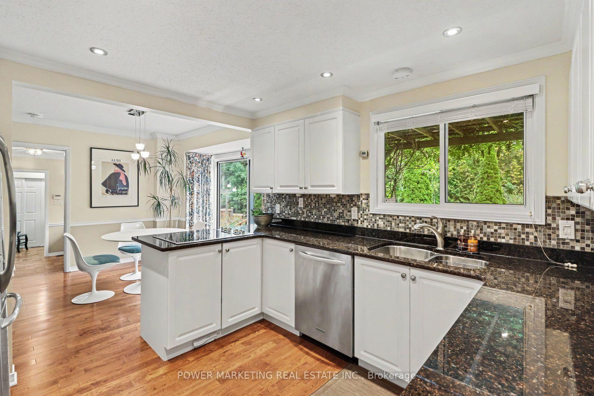 Photo 12 of 29 Okanagan Drive, Ottawa, Bruce Farm/Graham Park/Qualicum/Bellands — HOMEH