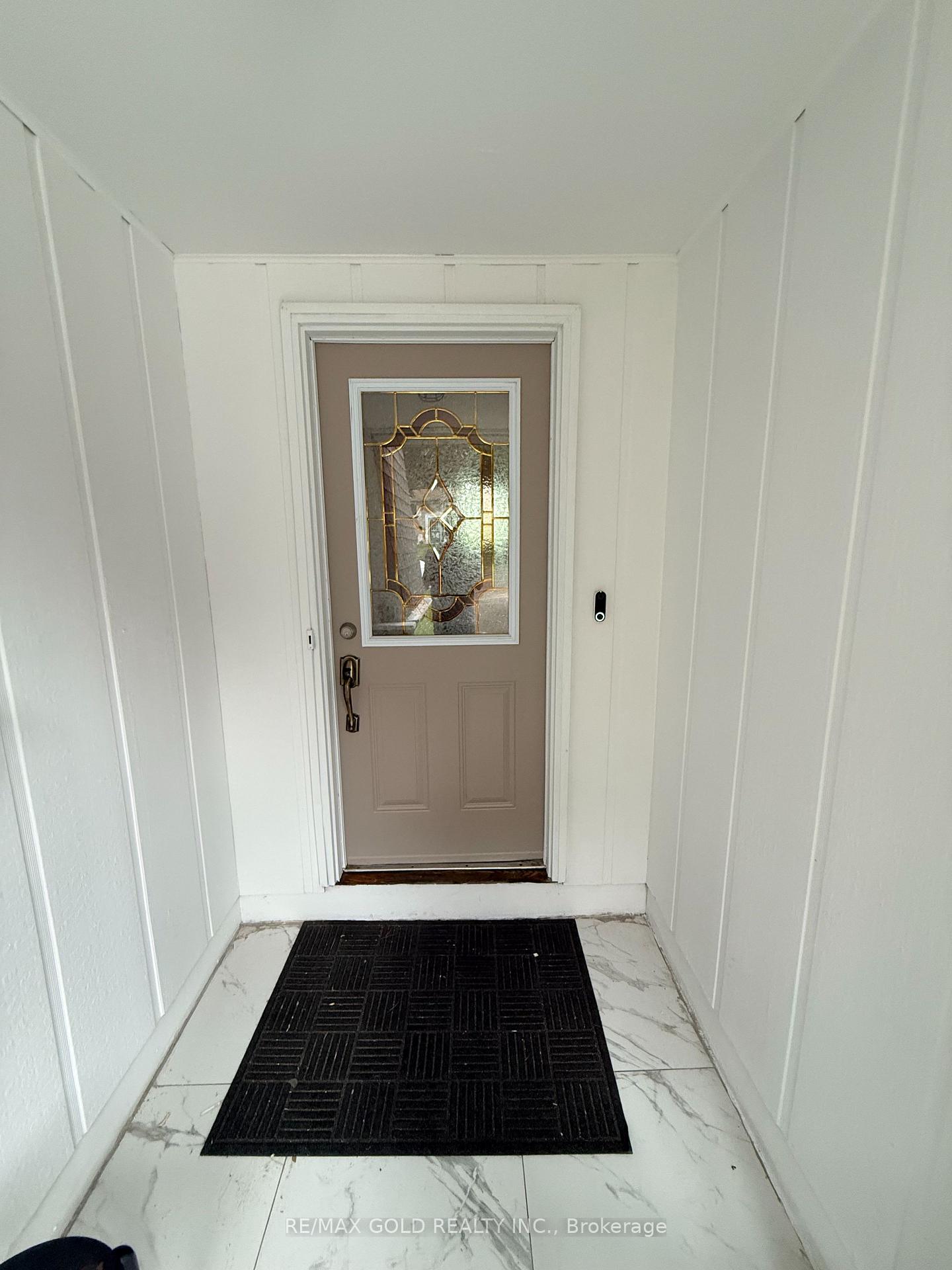 Photo 4 of 198 Coach Hill Drive, Kitchener, Country Hills East — HOMEH