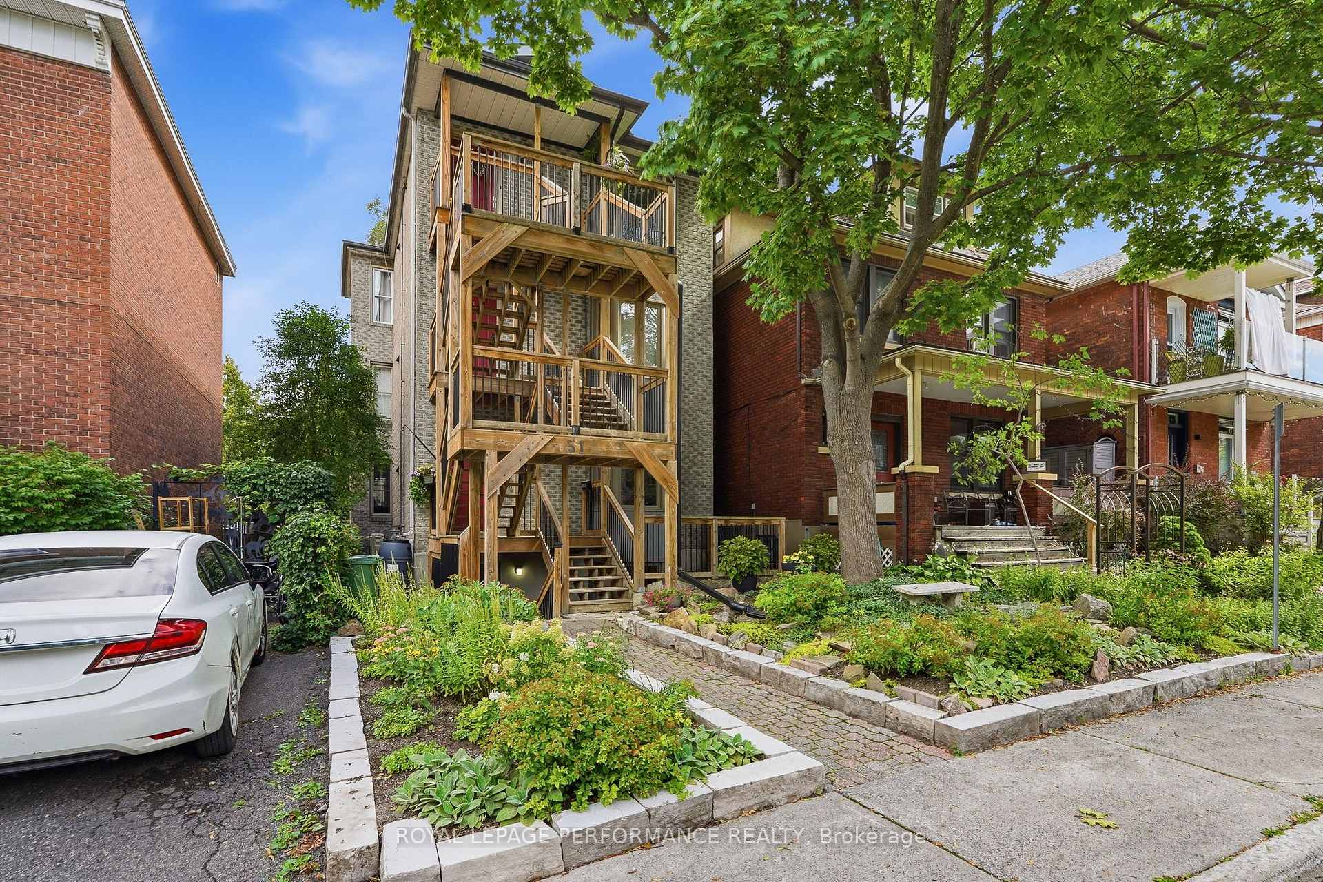 Front of Unit 1, 51 Spadina Avenue