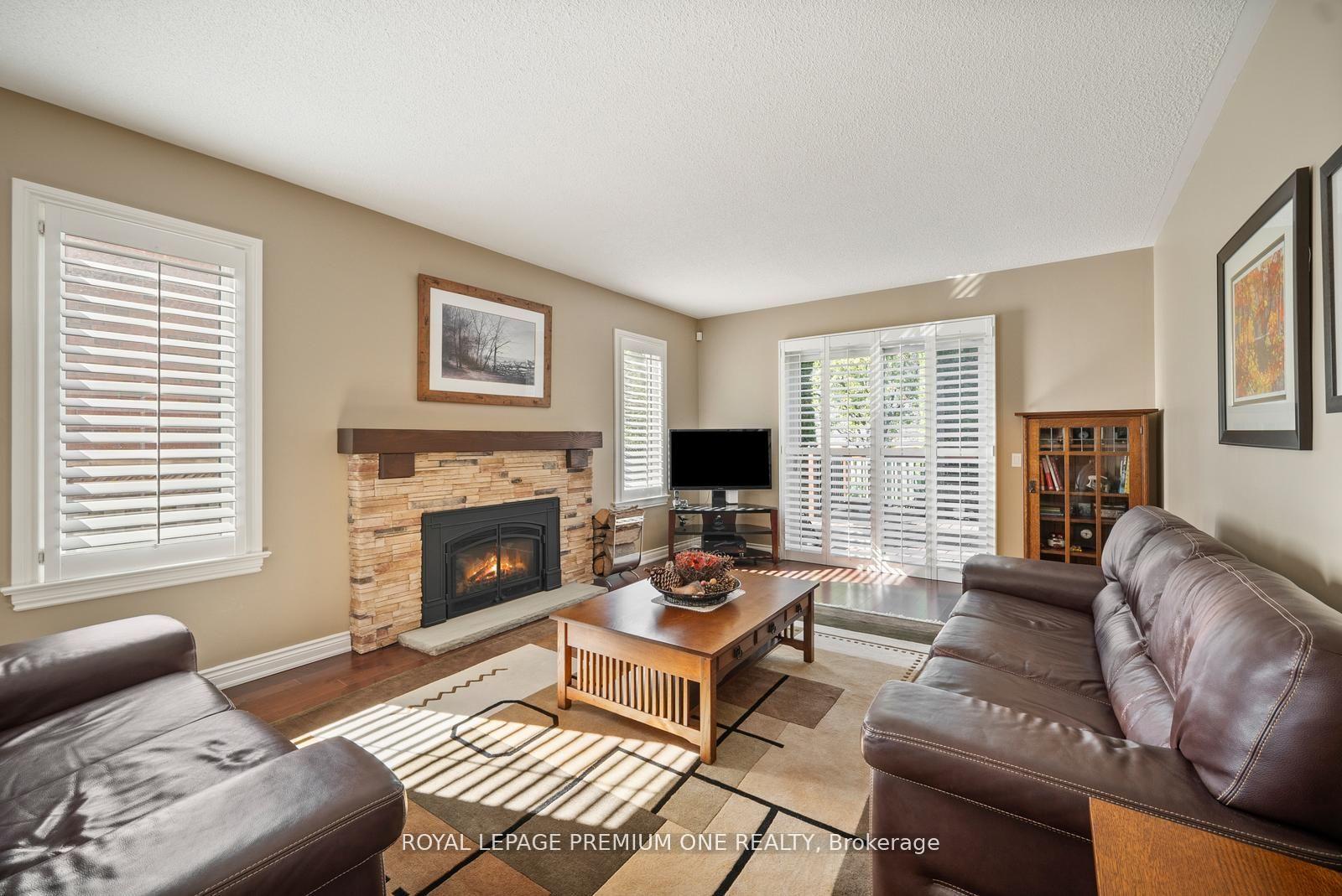 Photo 6 of 536 Village Parkway, Markham, Unionville — HOMEH