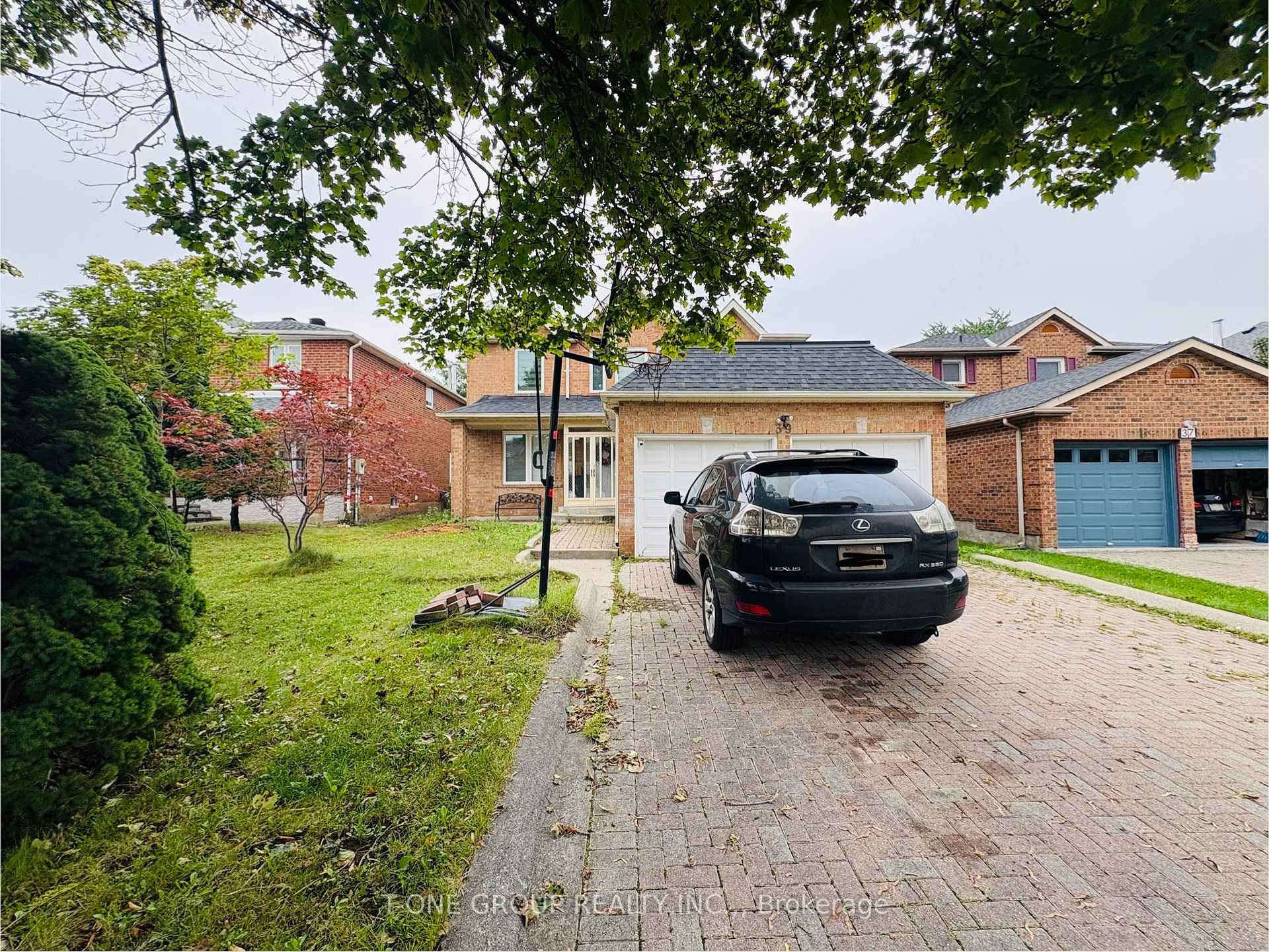 Front of Unit Bsmt w/ Sep Ent, 39 Loweswater Avenue