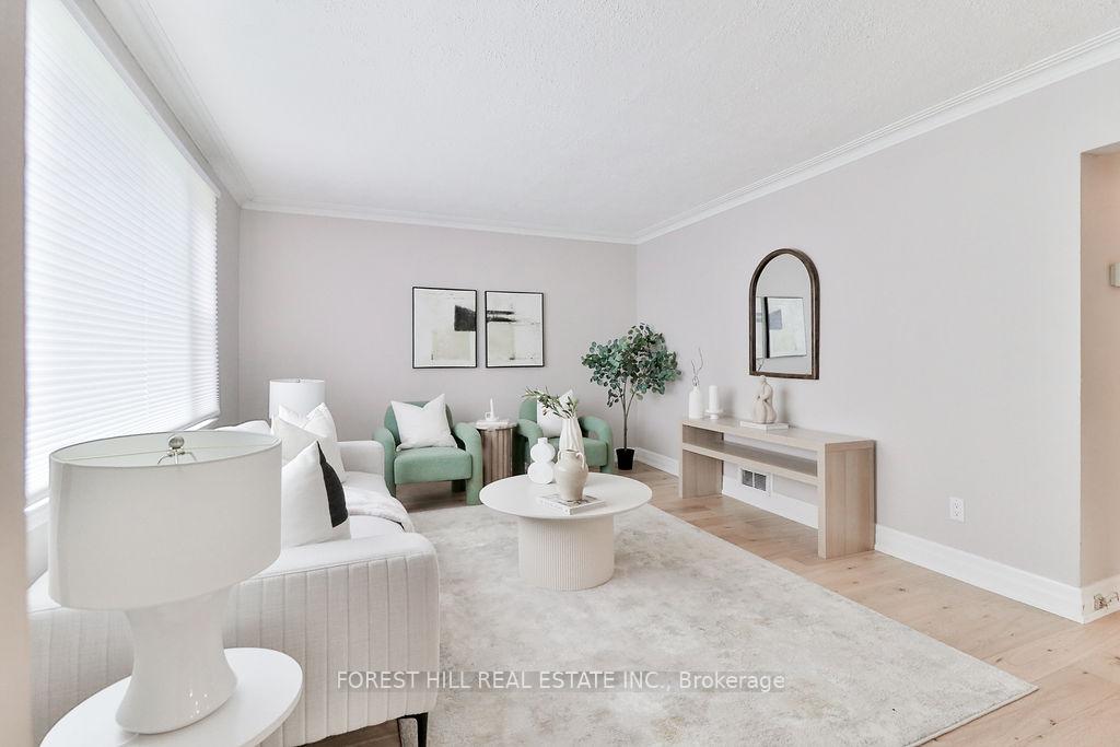 Photo 5 of 19 Silvercrest Avenue, Etobicoke, Alderwood — HOMEH