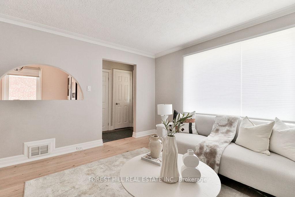 Photo 9 of 19 Silvercrest Avenue, Etobicoke, Alderwood — HOMEH
