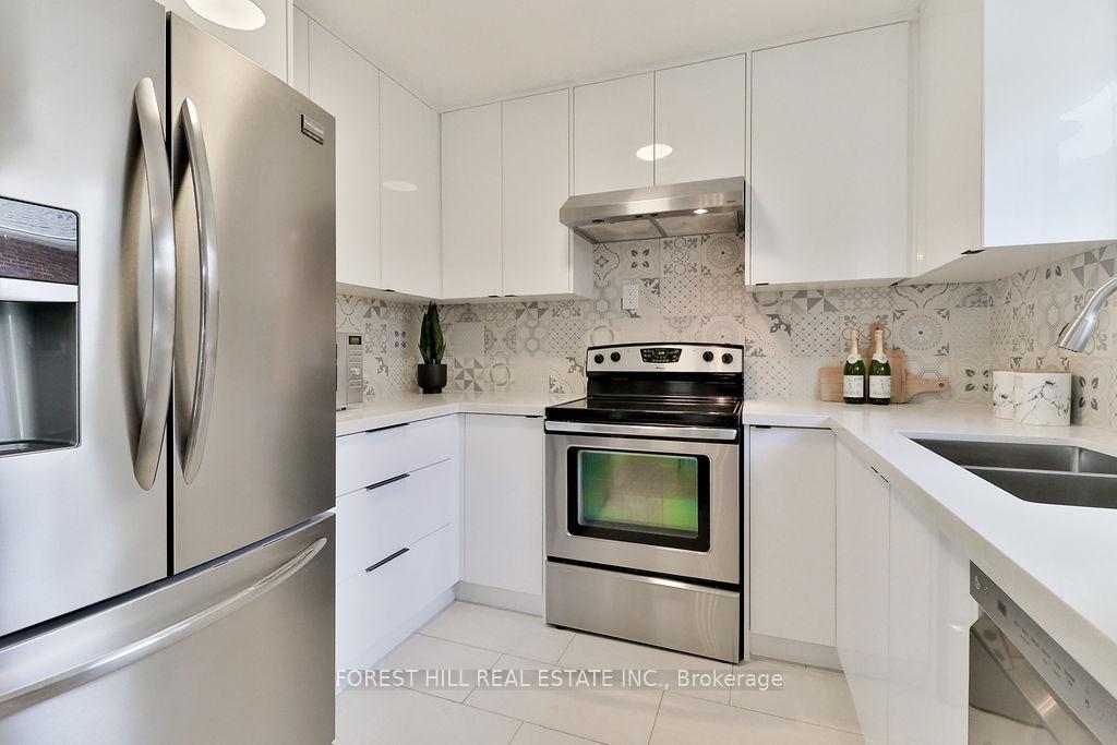 Photo 14 of 19 Silvercrest Avenue, Etobicoke, Alderwood — HOMEH