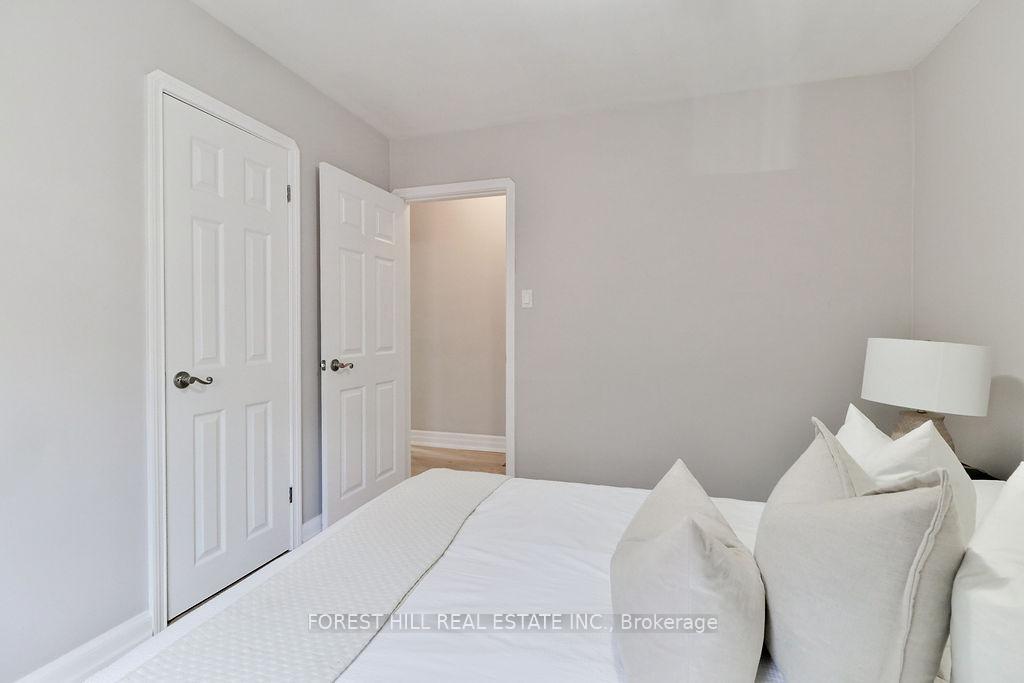 Photo 17 of 19 Silvercrest Avenue, Etobicoke, Alderwood — HOMEH