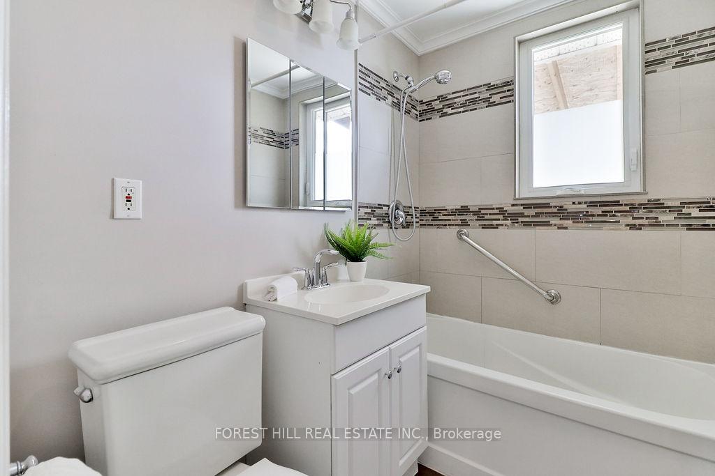 Photo 20 of 19 Silvercrest Avenue, Etobicoke, Alderwood — HOMEH