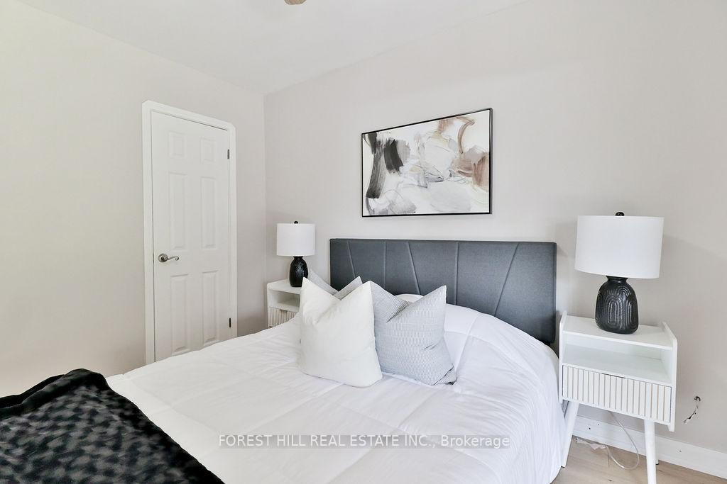 Photo 23 of 19 Silvercrest Avenue, Etobicoke, Alderwood — HOMEH