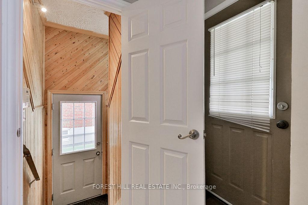 Photo 24 of 19 Silvercrest Avenue, Etobicoke, Alderwood — HOMEH