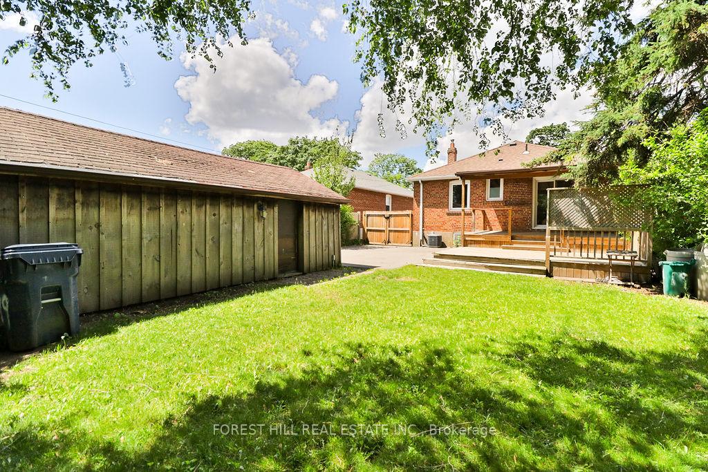 Photo 32 of 19 Silvercrest Avenue, Etobicoke, Alderwood — HOMEH