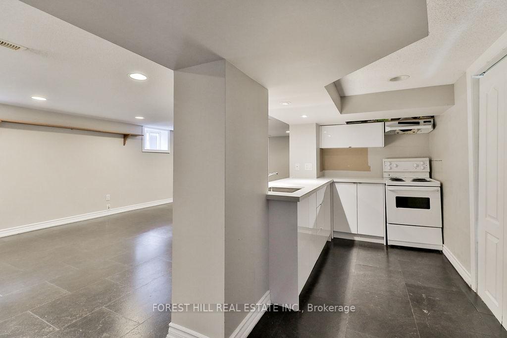 Photo 35 of 19 Silvercrest Avenue, Etobicoke, Alderwood — HOMEH