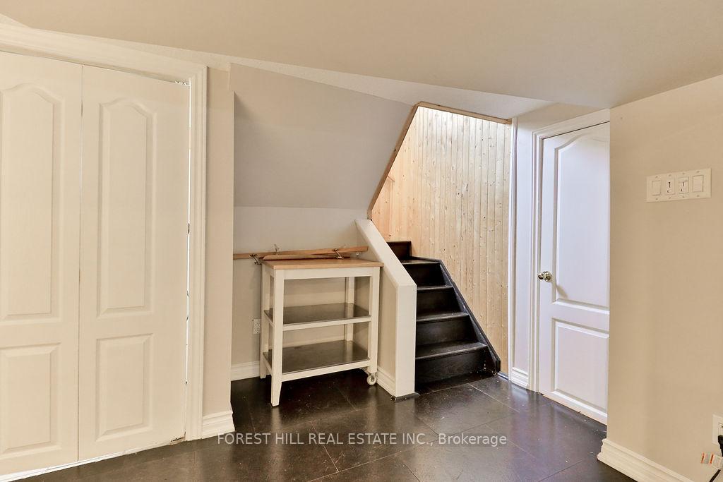 Photo 36 of 19 Silvercrest Avenue, Etobicoke, Alderwood — HOMEH