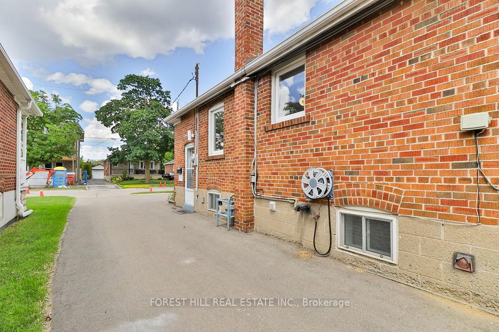 Photo 41 of 19 Silvercrest Avenue, Etobicoke, Alderwood — HOMEH