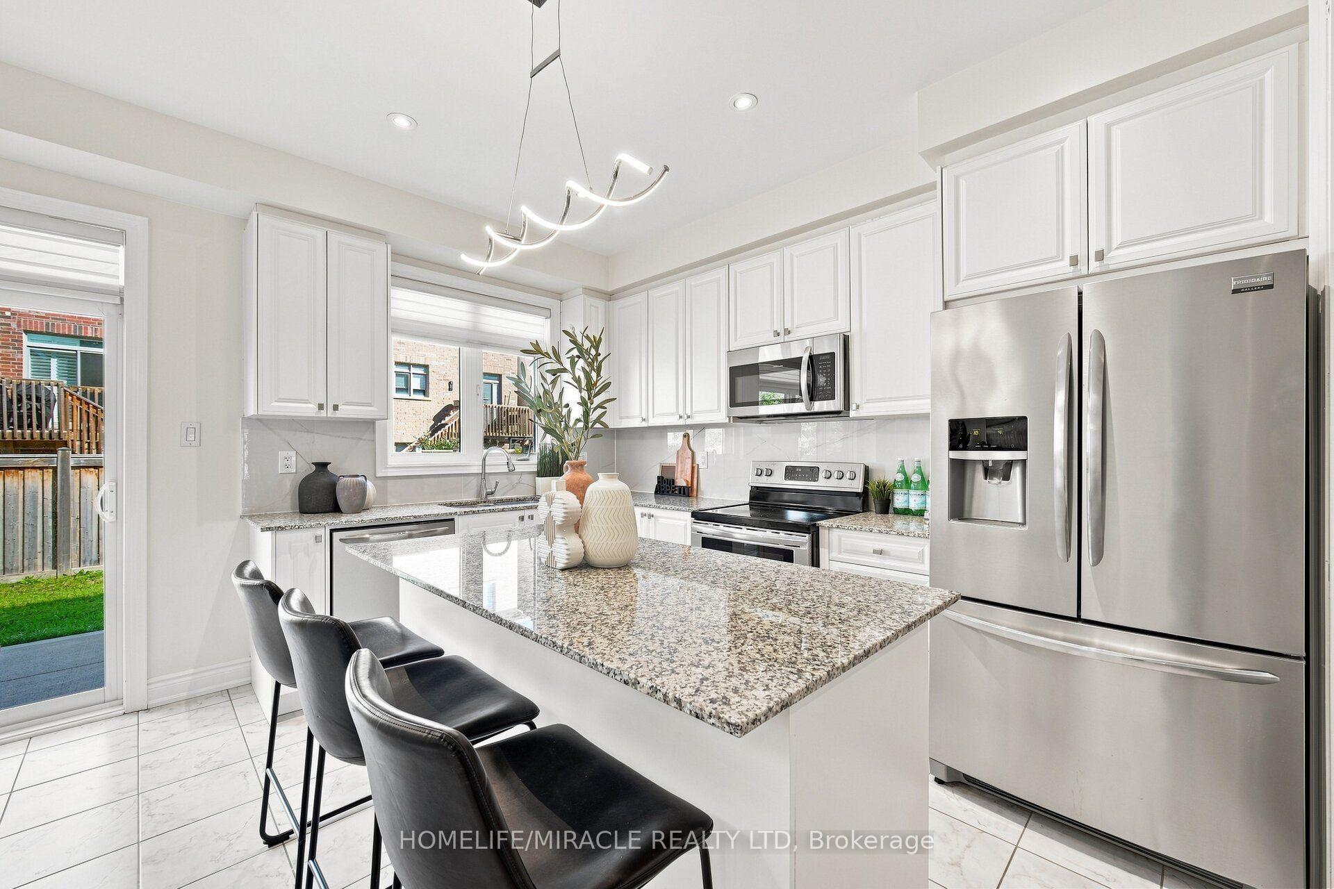 Photo 9 of 14 Zenith Avenue, Vaughan, Kleinburg — HOMEH
