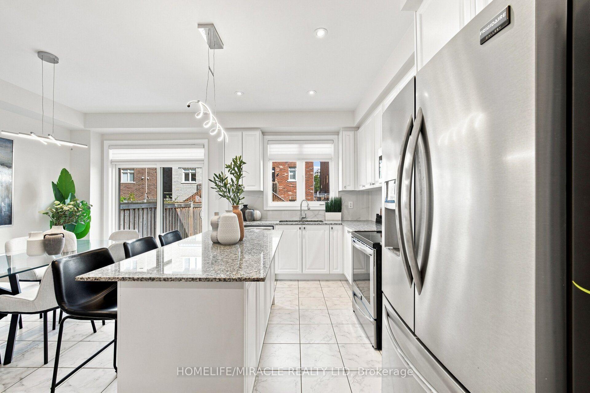 Photo 10 of 14 Zenith Avenue, Vaughan, Kleinburg — HOMEH