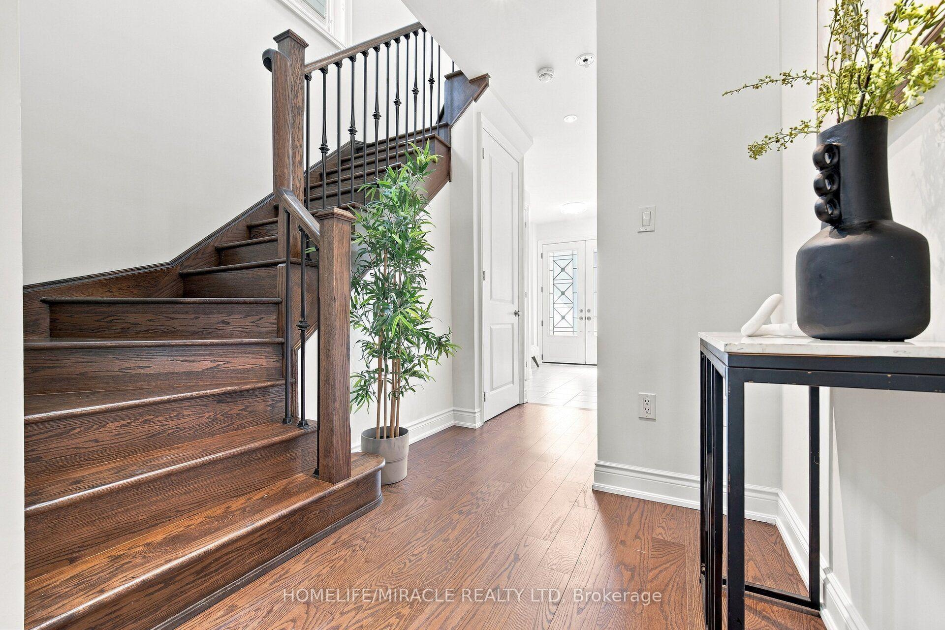 Photo 17 of 14 Zenith Avenue, Vaughan, Kleinburg — HOMEH