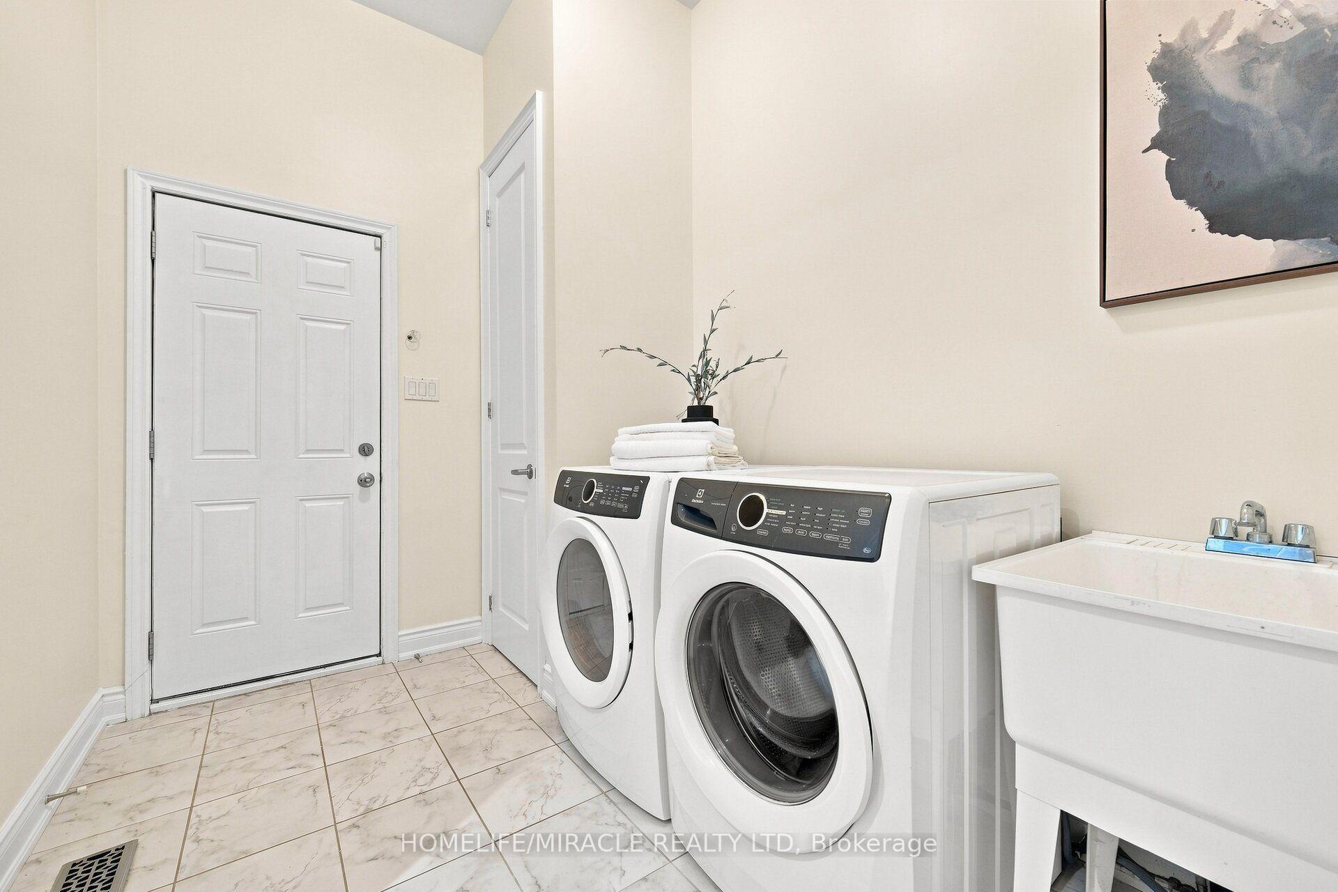 Photo 43 of 14 Zenith Avenue, Vaughan, Kleinburg — HOMEH