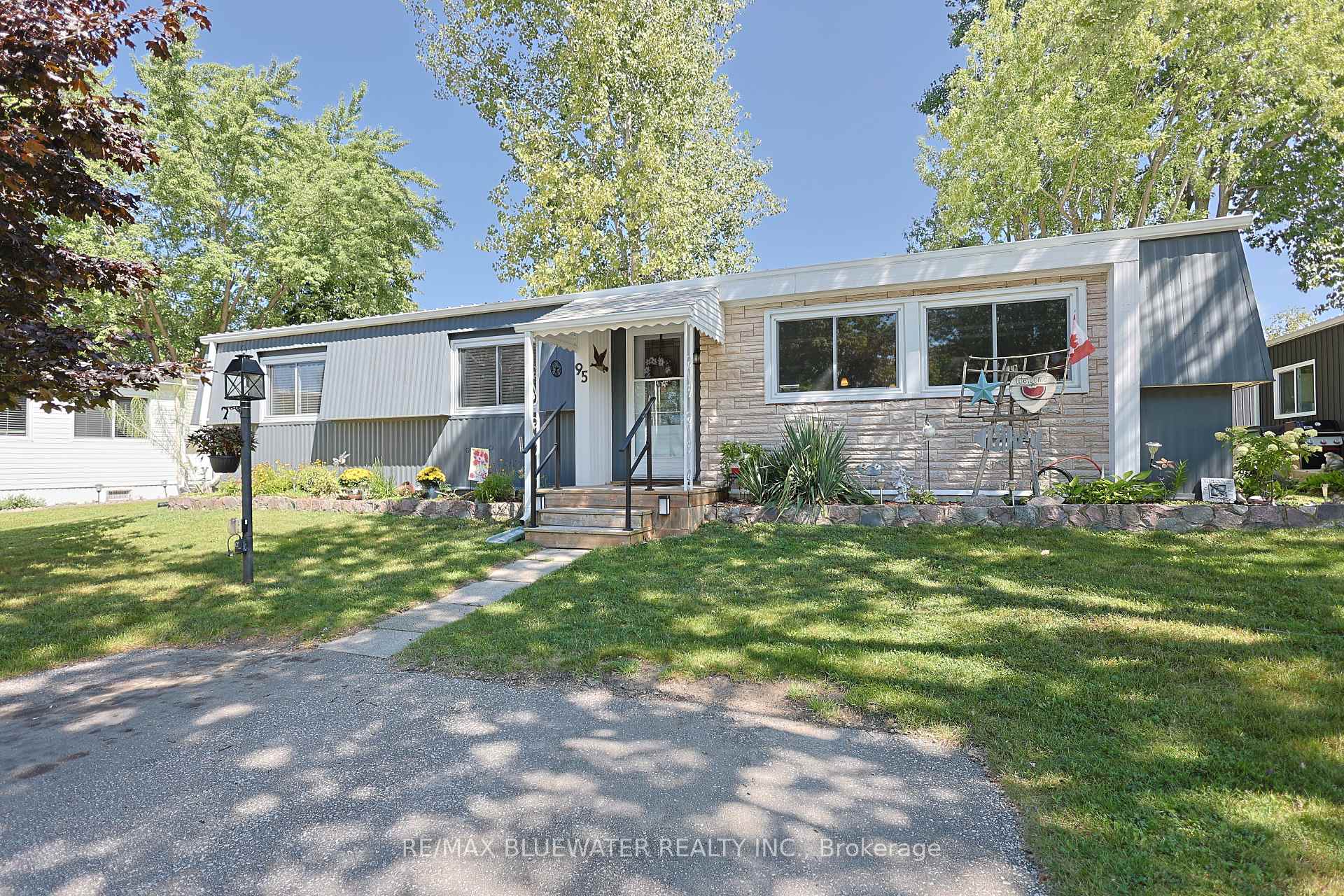 Photo 9 of 95 Shannon Boulevard, South Huron, Stephen — HOMEH