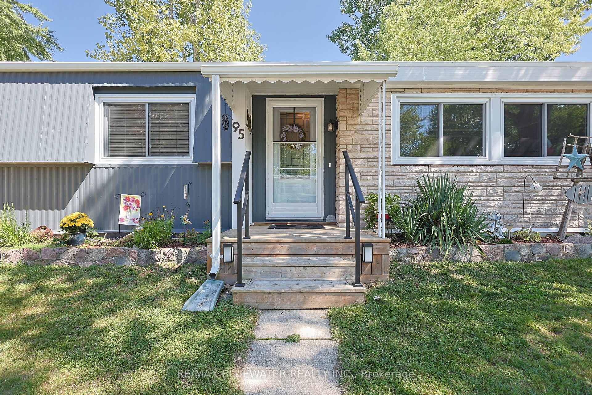 Photo 10 of 95 Shannon Boulevard, South Huron, Stephen — HOMEH